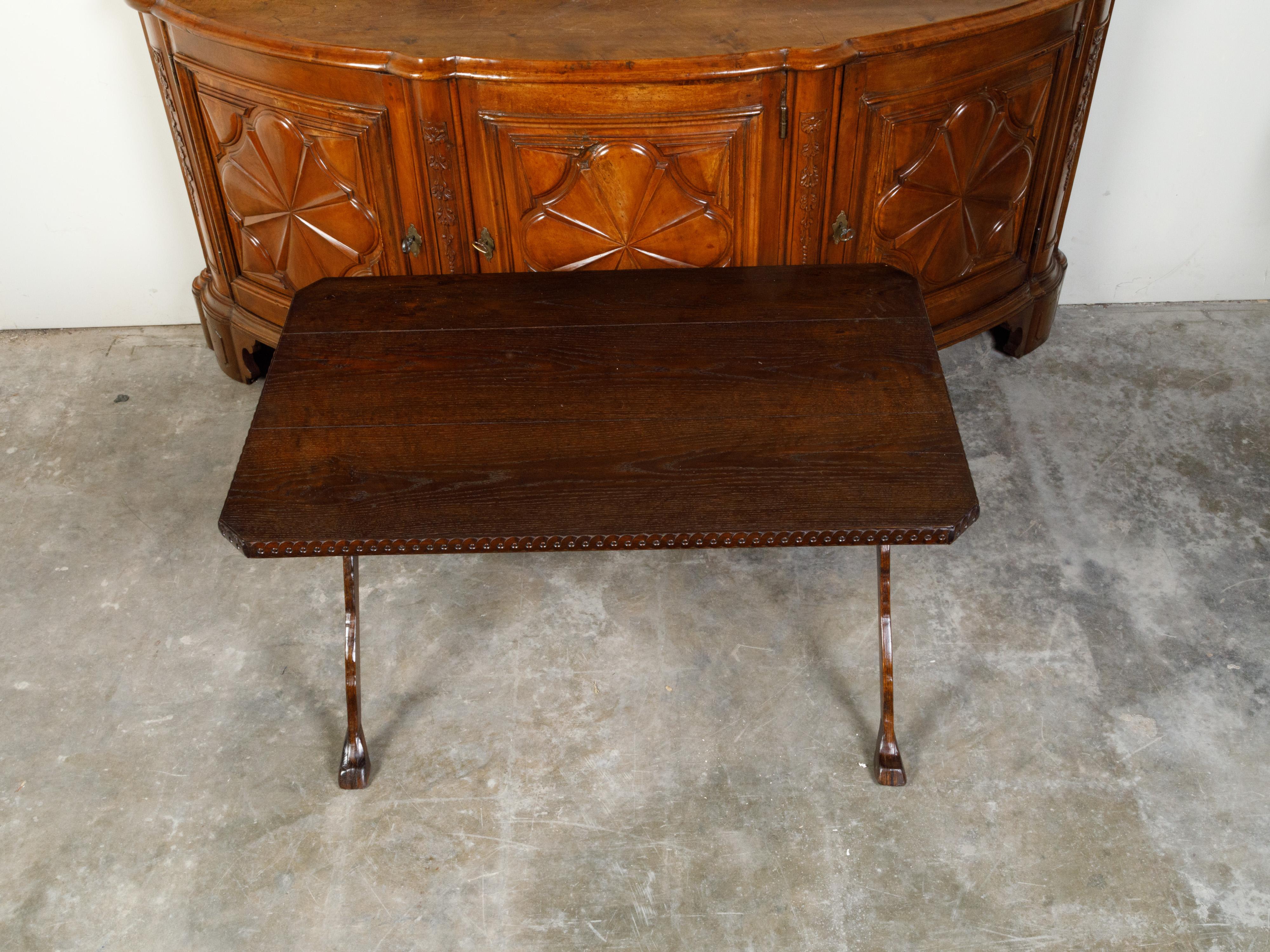 Italian 19th Century Oak Side Table with Carved Guilloche Frieze and X-Form Legs In Good Condition For Sale In Atlanta, GA