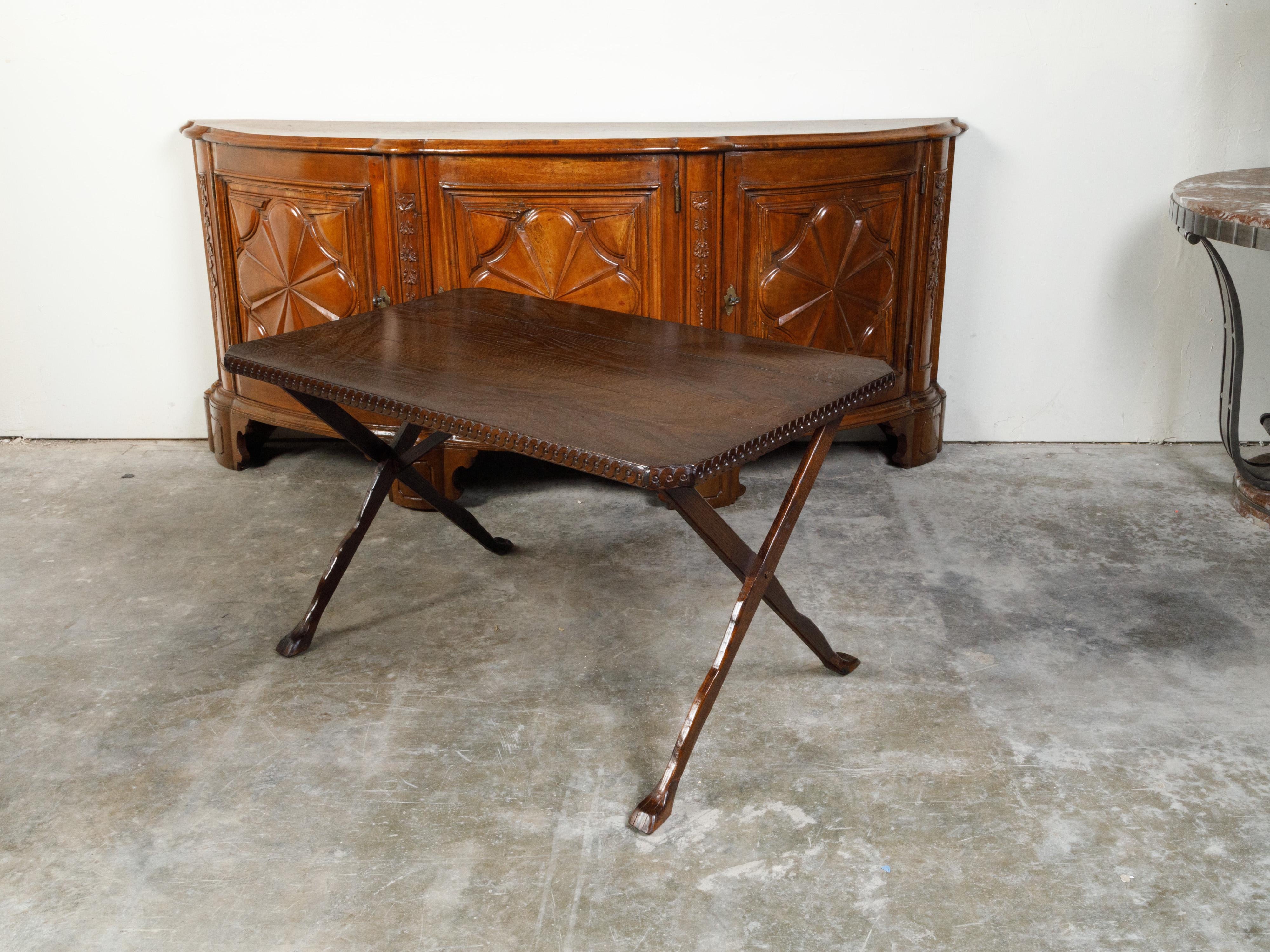 Italian 19th Century Oak Side Table with Carved Guilloche Frieze and X-Form Legs For Sale 1