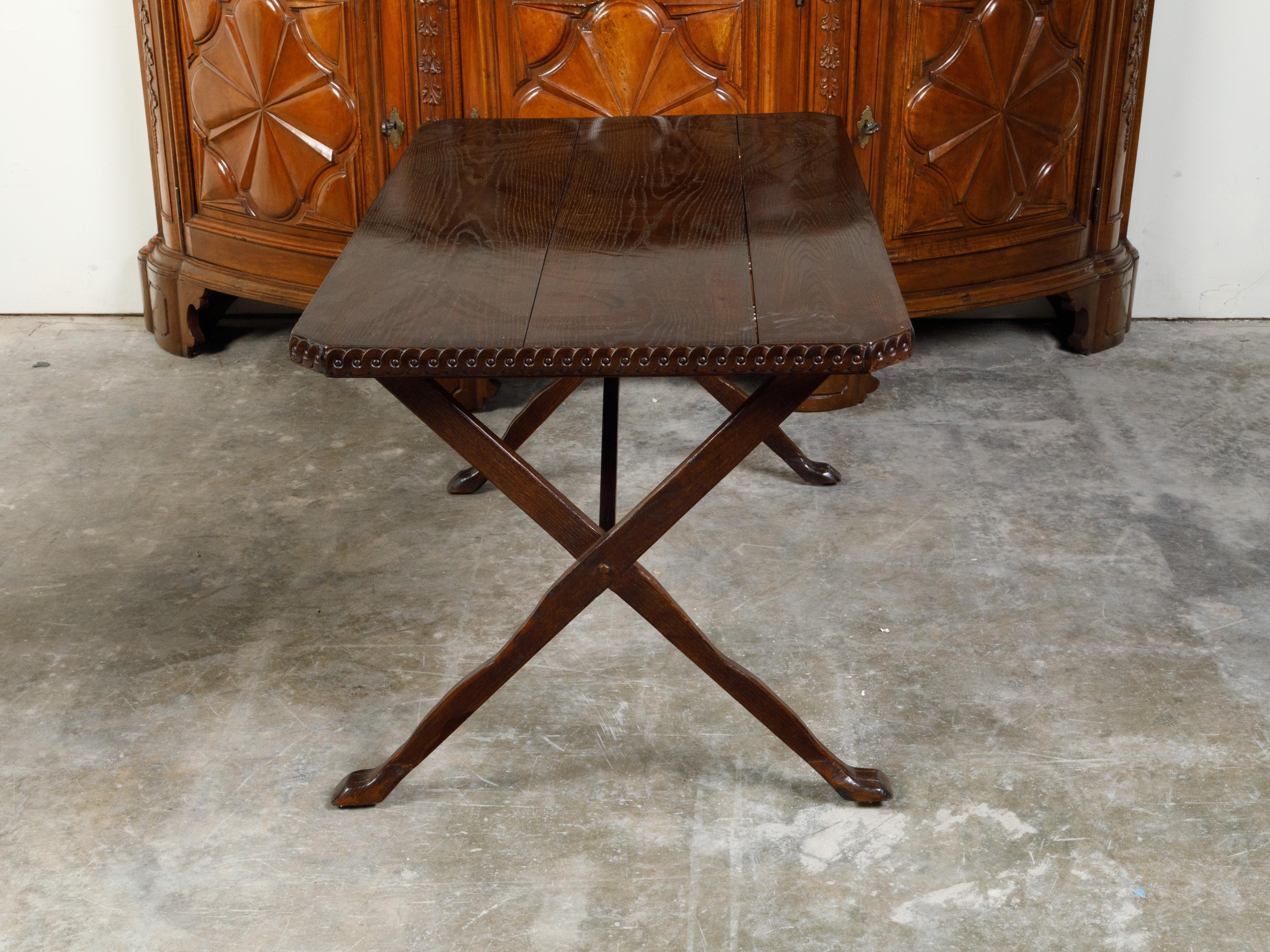 Italian 19th Century Oak Side Table with Carved Guilloche Frieze and X-Form Legs For Sale 2