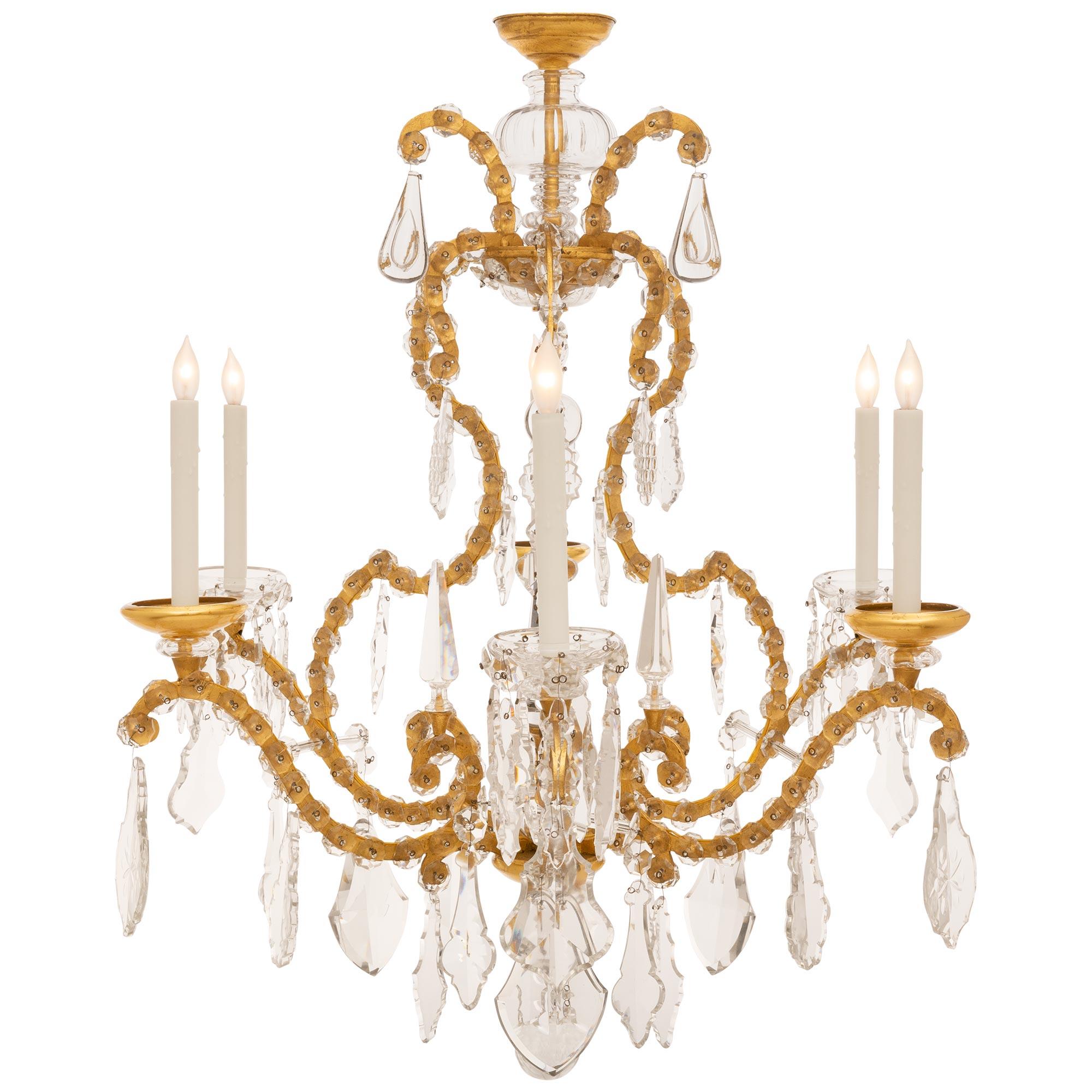 Italiano Lampadario italiano del XIX secolo in ormolu, cristallo e cristallo dorato in vendita