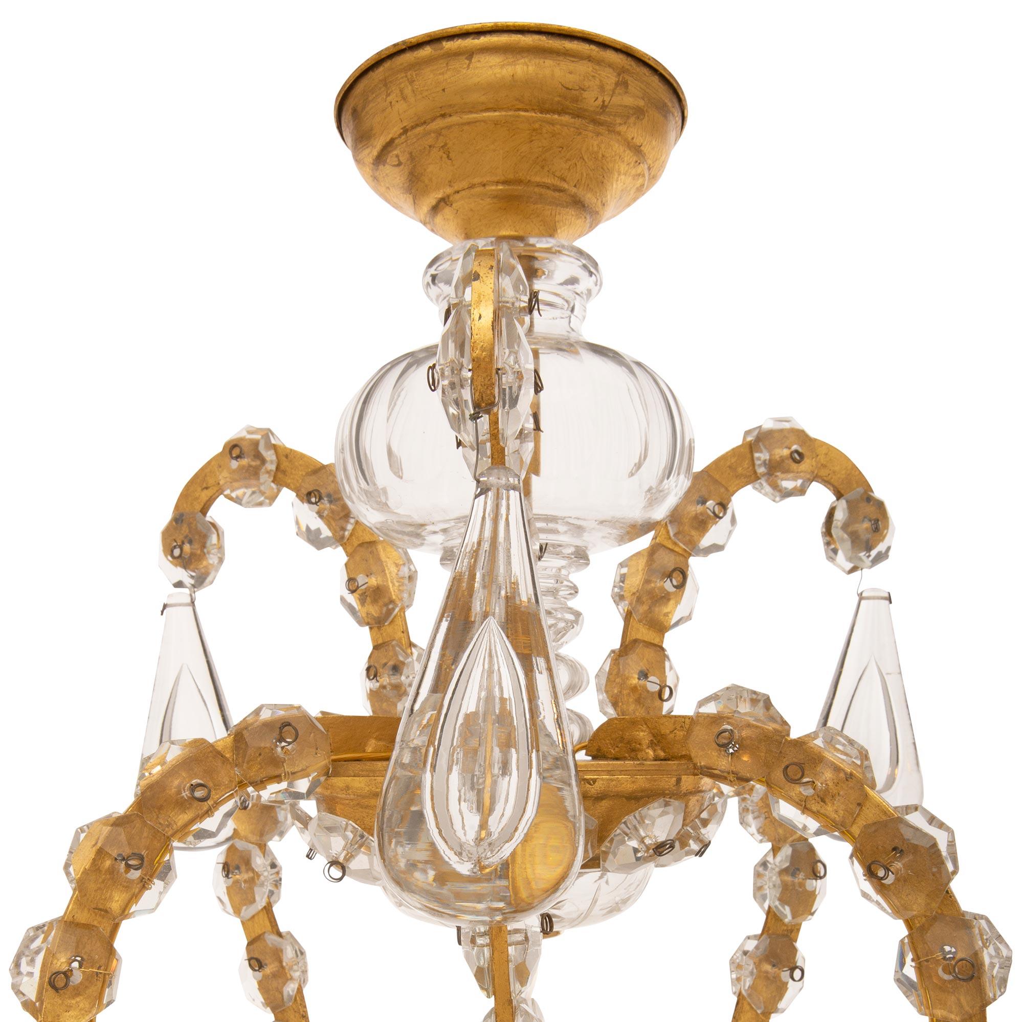 Cristal Lustre italien du XIXe siècle en bronze doré, cristal et cristal doré en vente