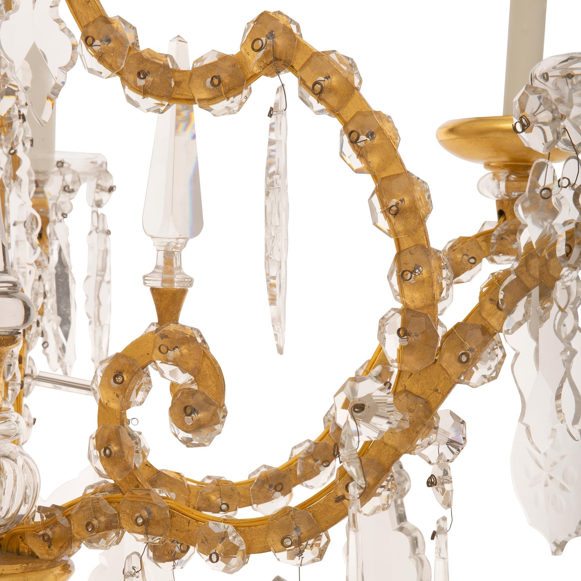 Lustre italien du XIXe siècle en bronze doré, cristal et cristal doré en vente 2