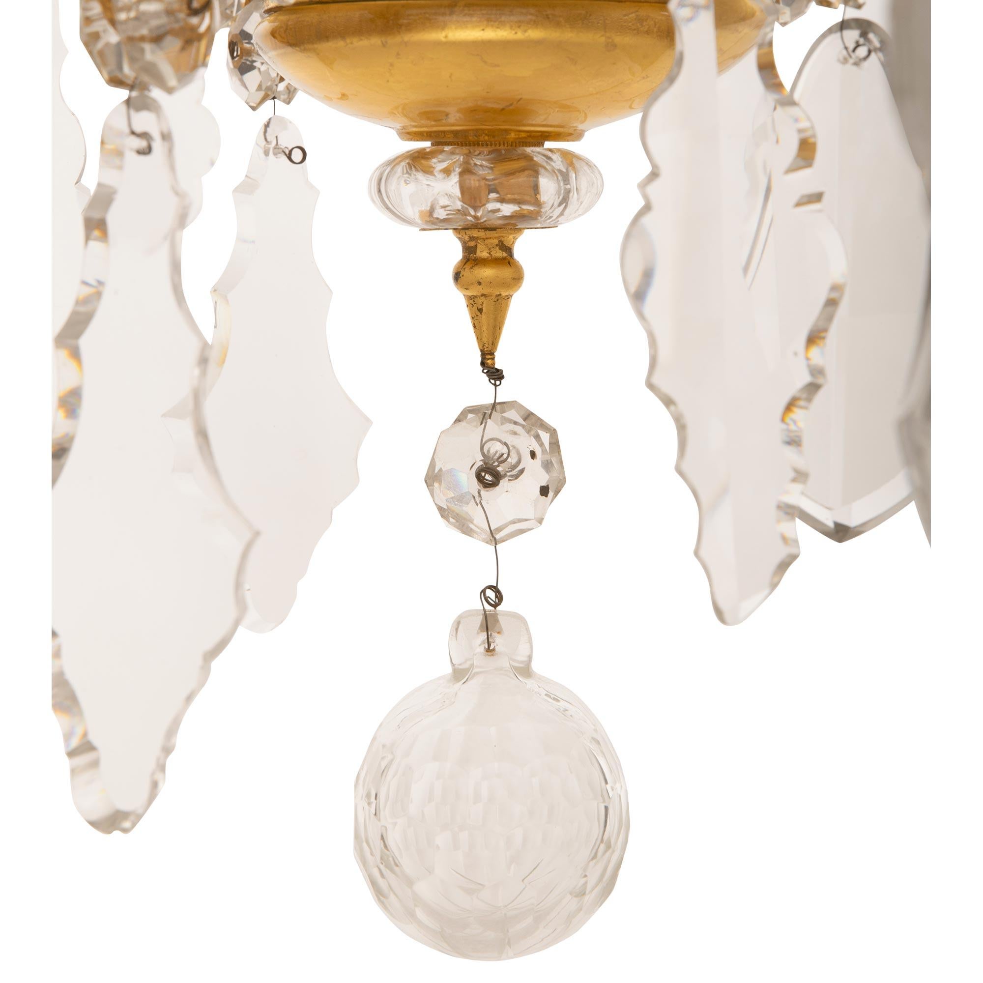 Lustre italien du XIXe siècle en bronze doré, cristal et cristal doré en vente 5