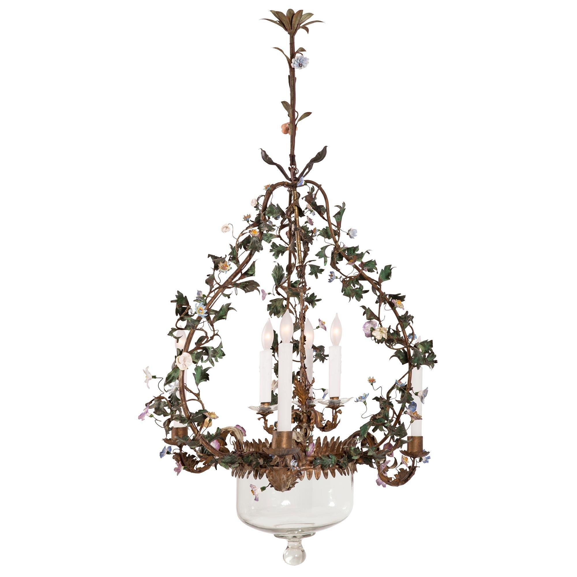 Italian 19th Century Painted and Gilt Metal Chandelier For Sale 1