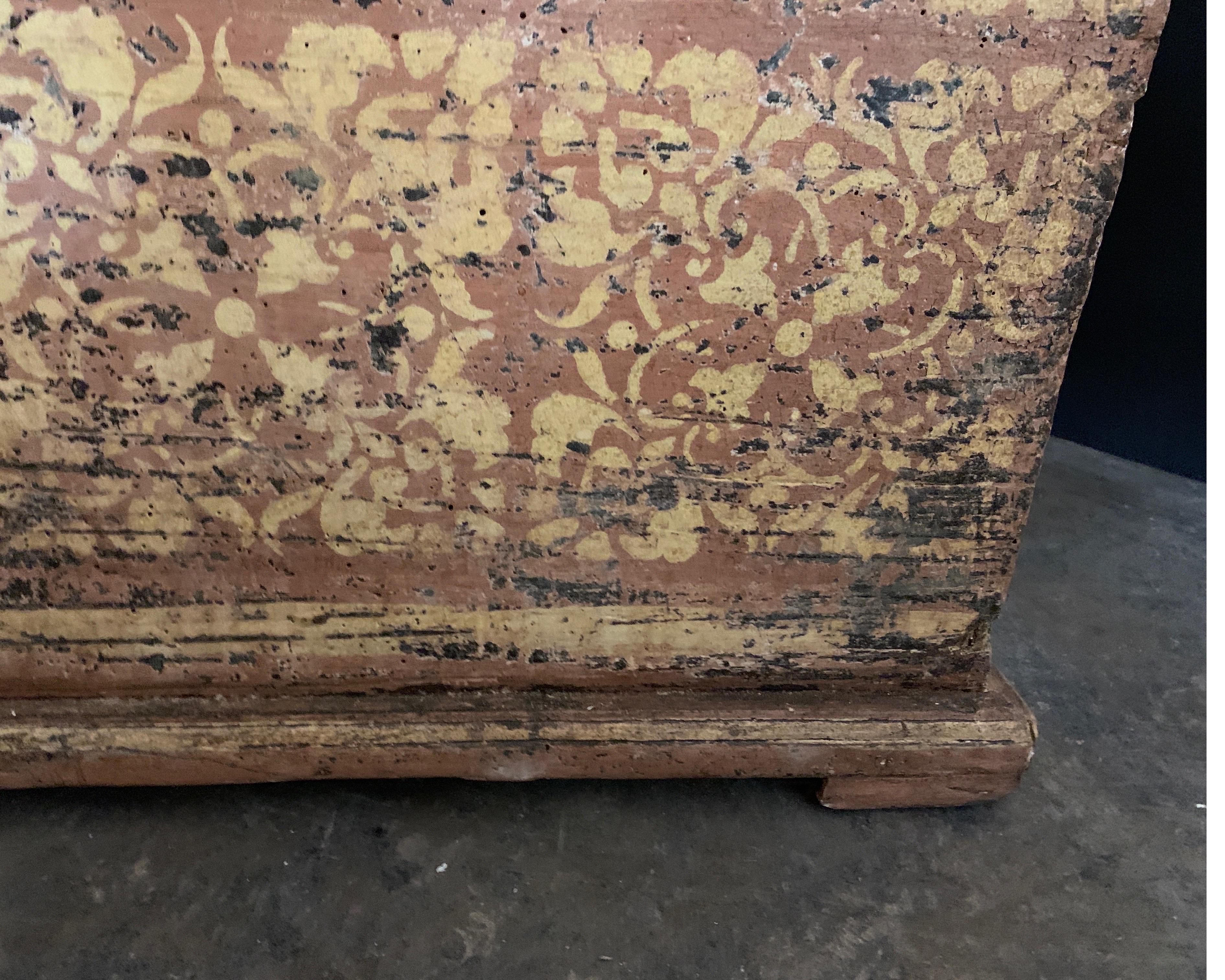 Pine Italian 19th Century Painted Trunk For Sale