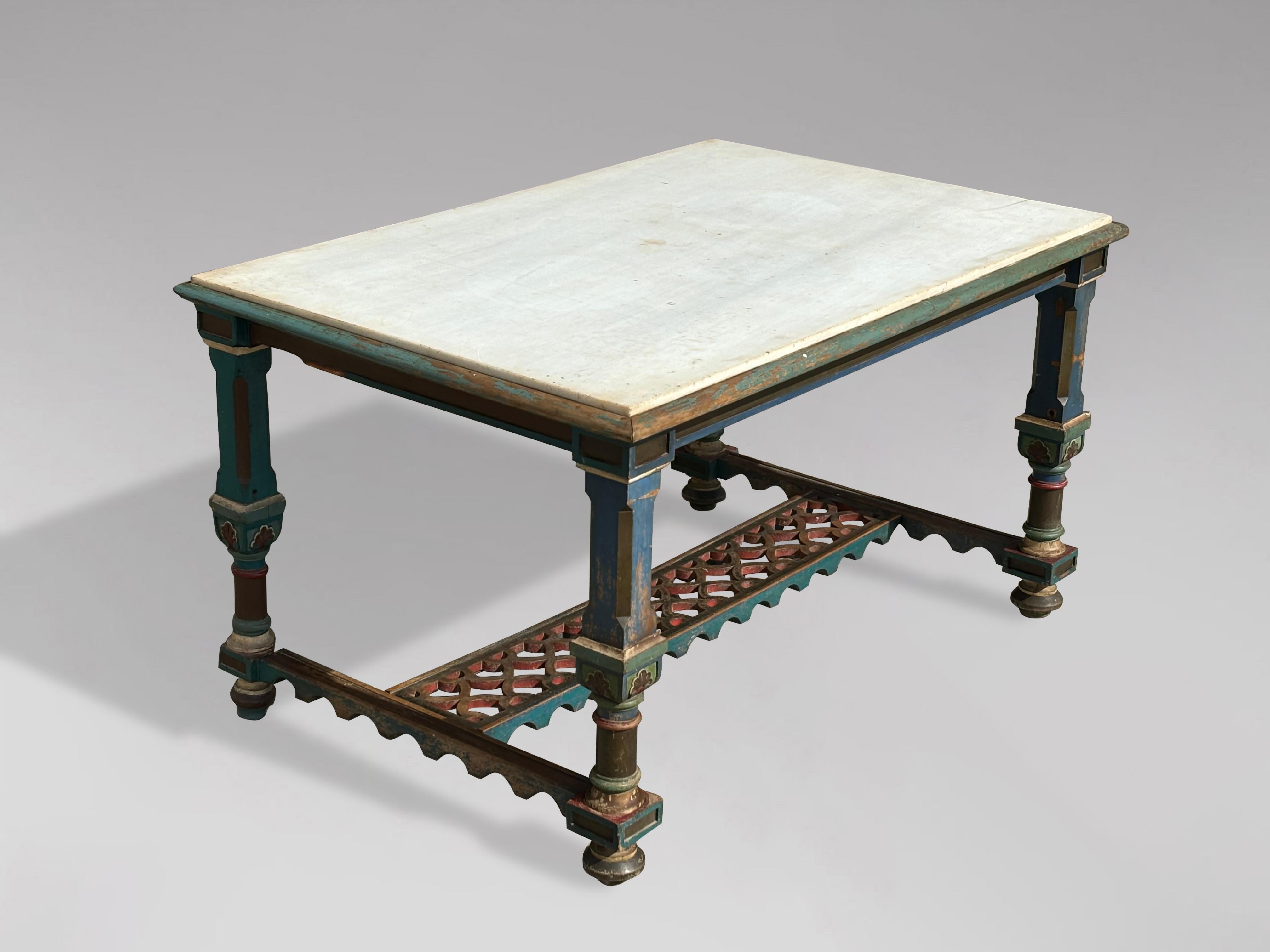 Italienischer Jagdtisch mit weißer Marmorplatte aus dem 19. Jahrhundert, bemalt, 1860 im Angebot 3