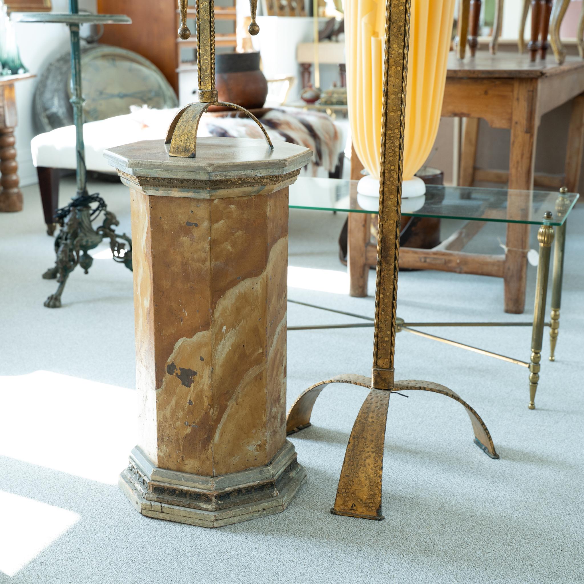Italian 19th Century Painted Wood Pedestal en venta 2
