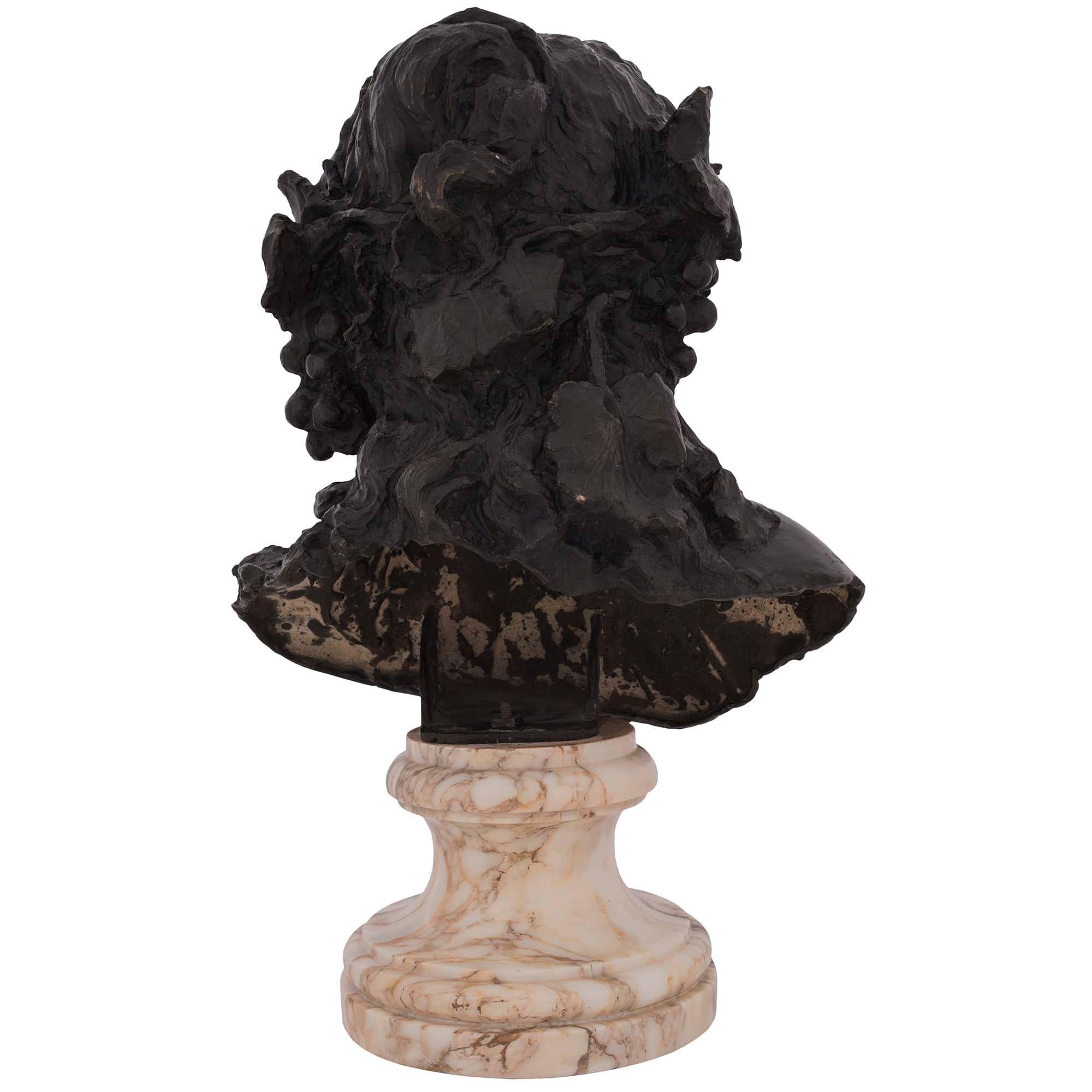 Italian 19th Century Patinated Bronze of a Young Woman, Signed Silvio Sbricoli For Sale 1