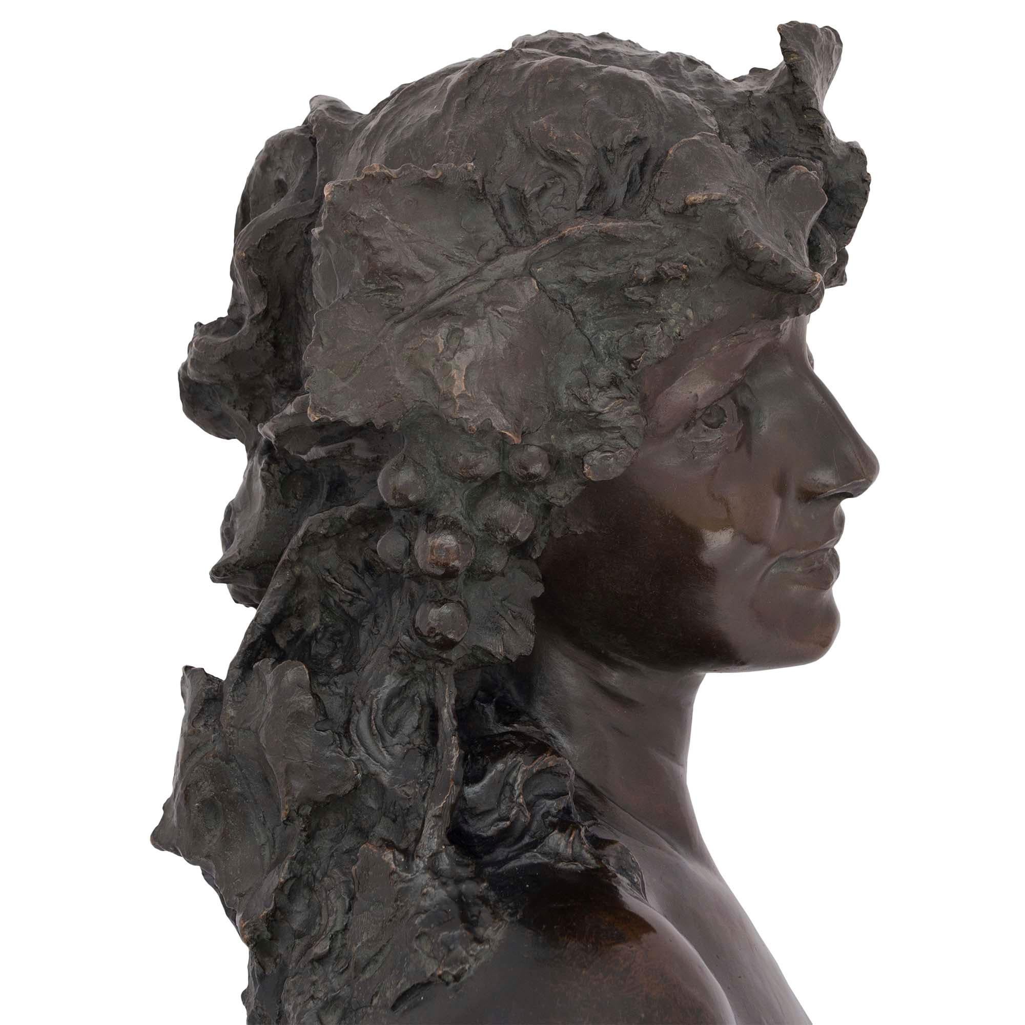 Italienische patinierte Bronze einer jungen Frau aus dem 19. Jahrhundert, signiert Silvio Sbricoli im Angebot 2