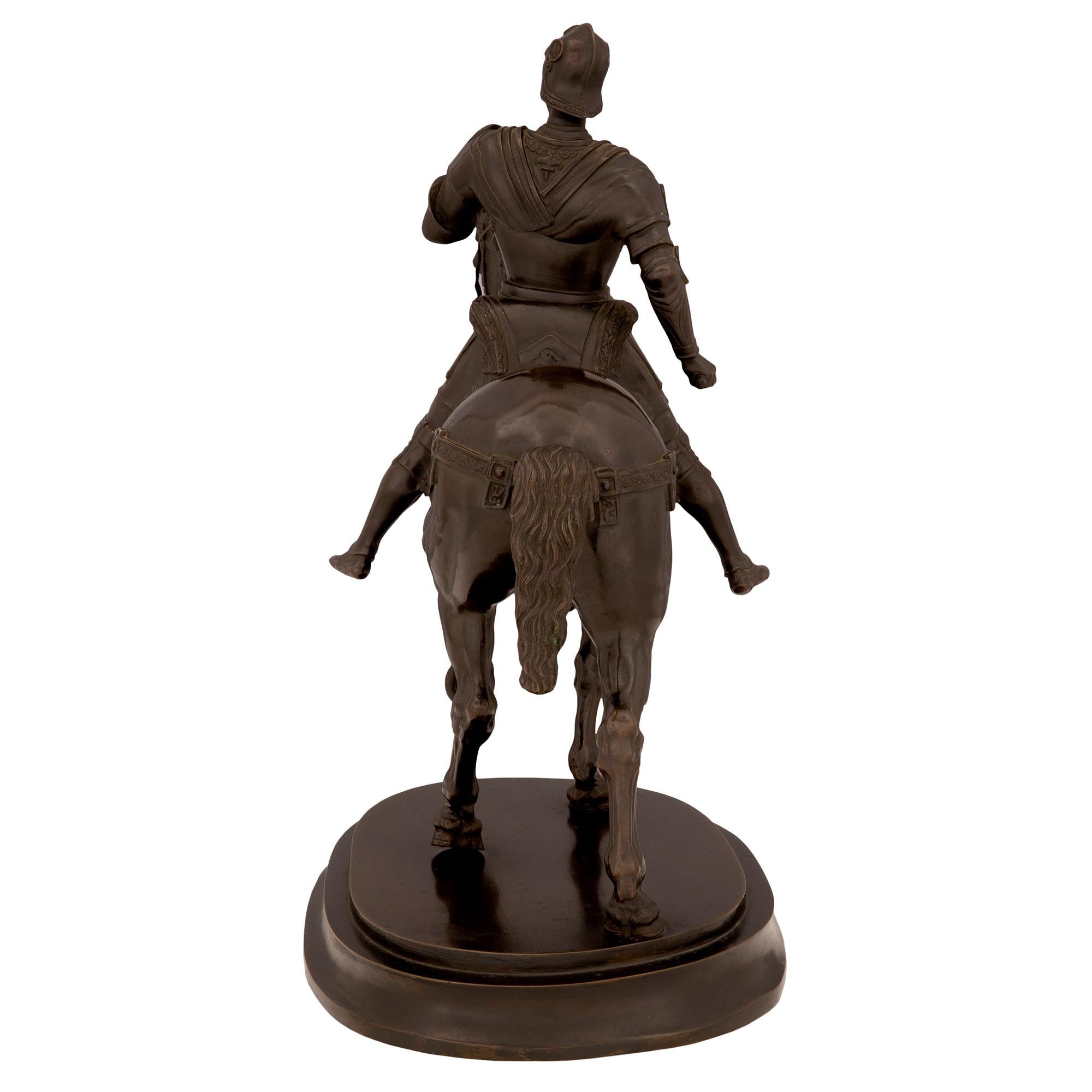 Italian 19th Century Patinated Bronze Statue of a Nobleman on His Horse In Good Condition For Sale In West Palm Beach, FL