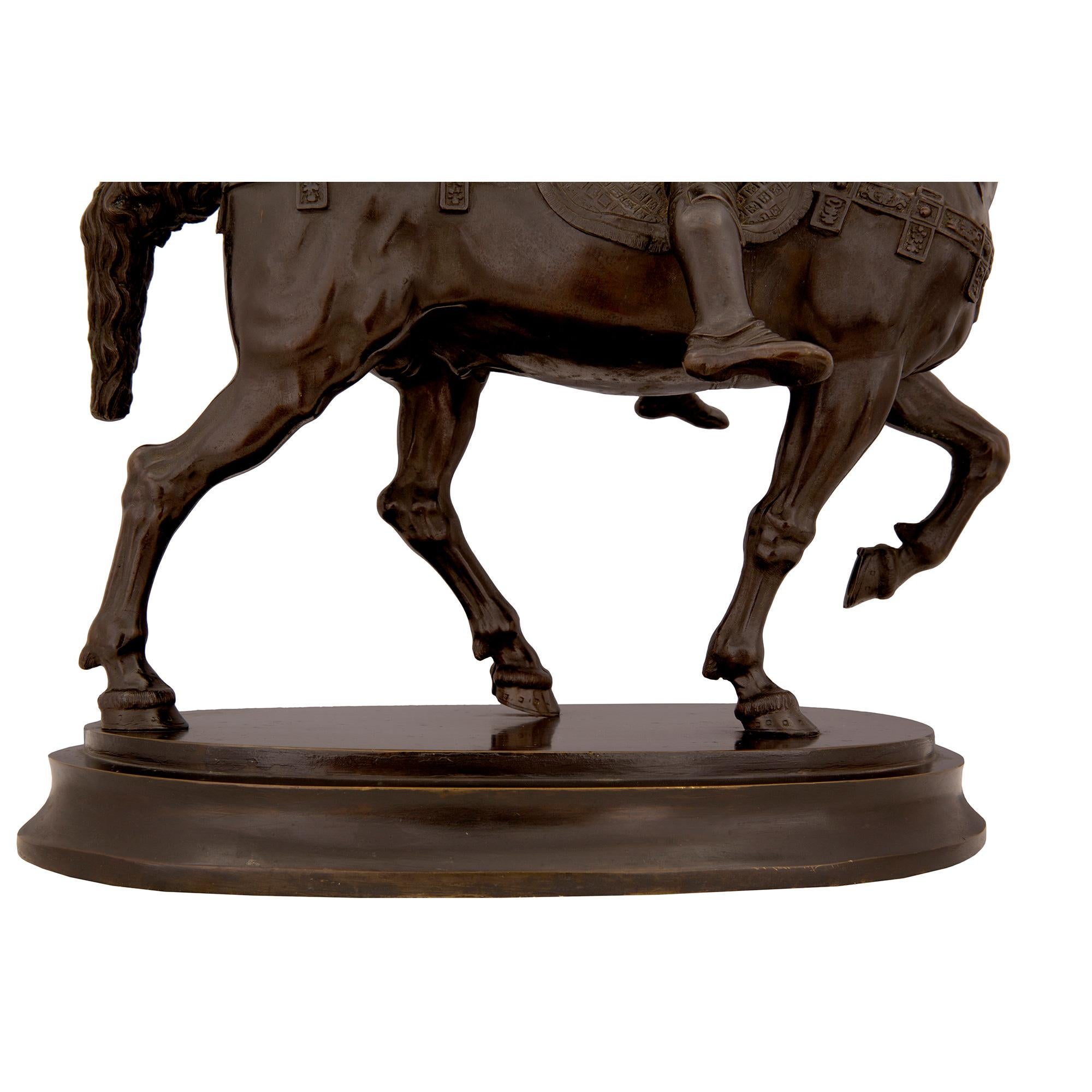 Italian 19th Century Patinated Bronze Statue of a Nobleman on His Horse For Sale 6