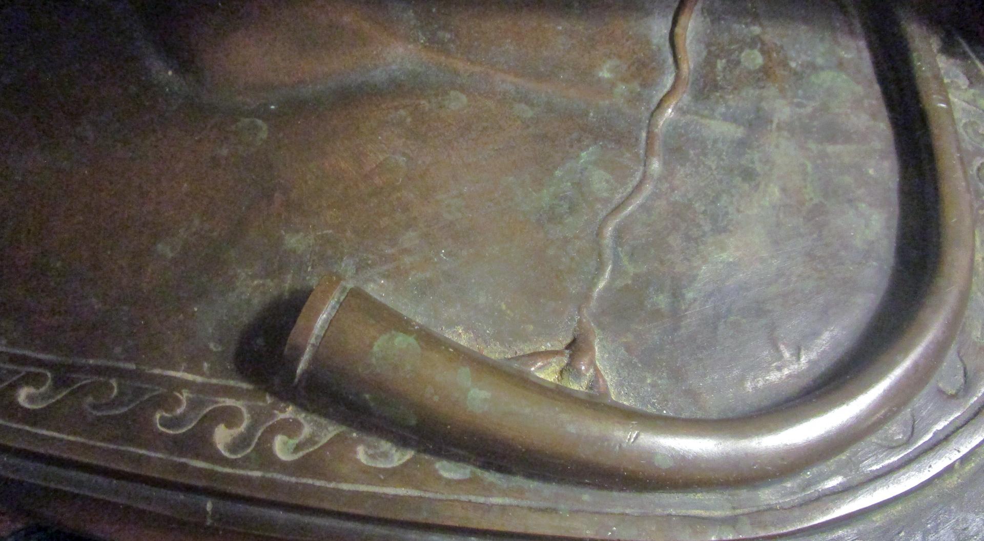 Italienische patinierte Bronzestatue des Dying Gaul aus dem 19. Jahrhundert in großformatigem Maßstab im Angebot 2