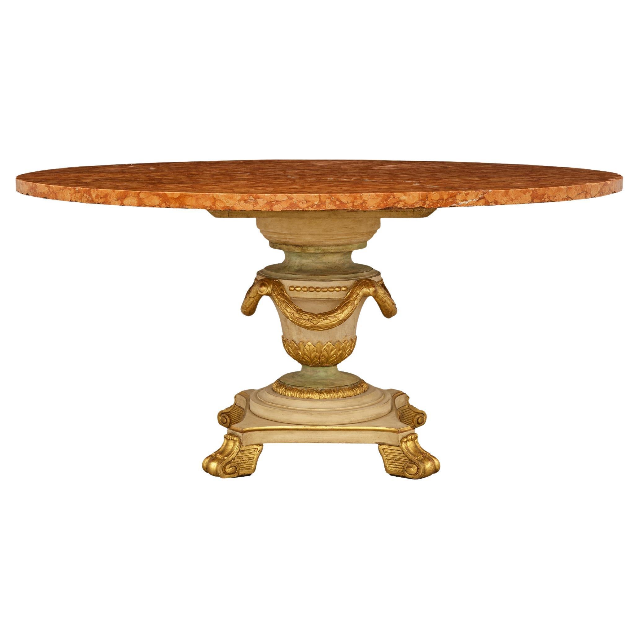 Table de salle à manger italienne du XIXe siècle en bois patiné, marbre et dorures.