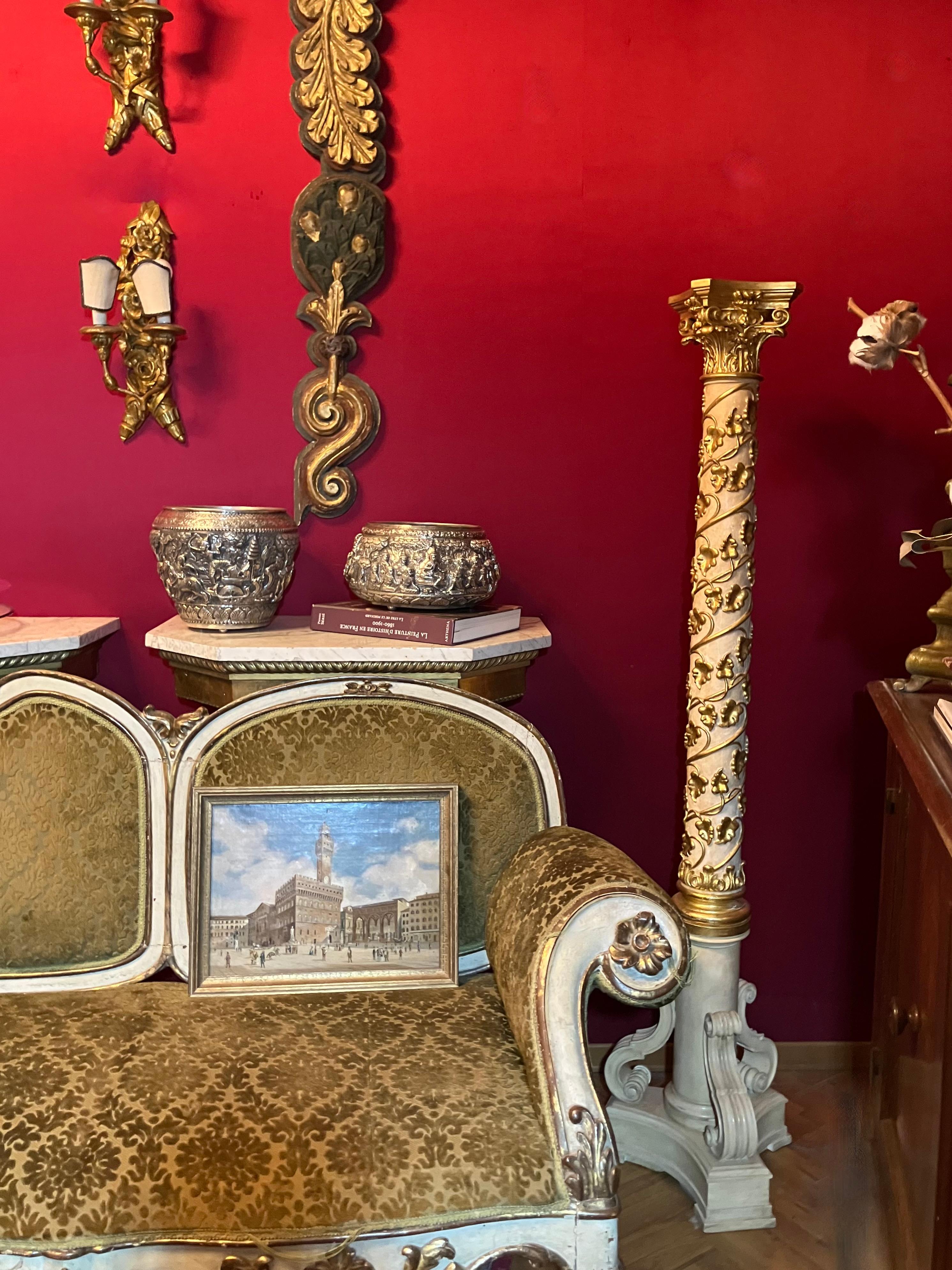A highly decorative Italian pedestal column, created in Florence during the “Florence Capital” years of the Kingdom of Italy (circa 1865–1871) and dating to the second half of the 19th century. Entirely hand-carved in wood and finished in an elegant