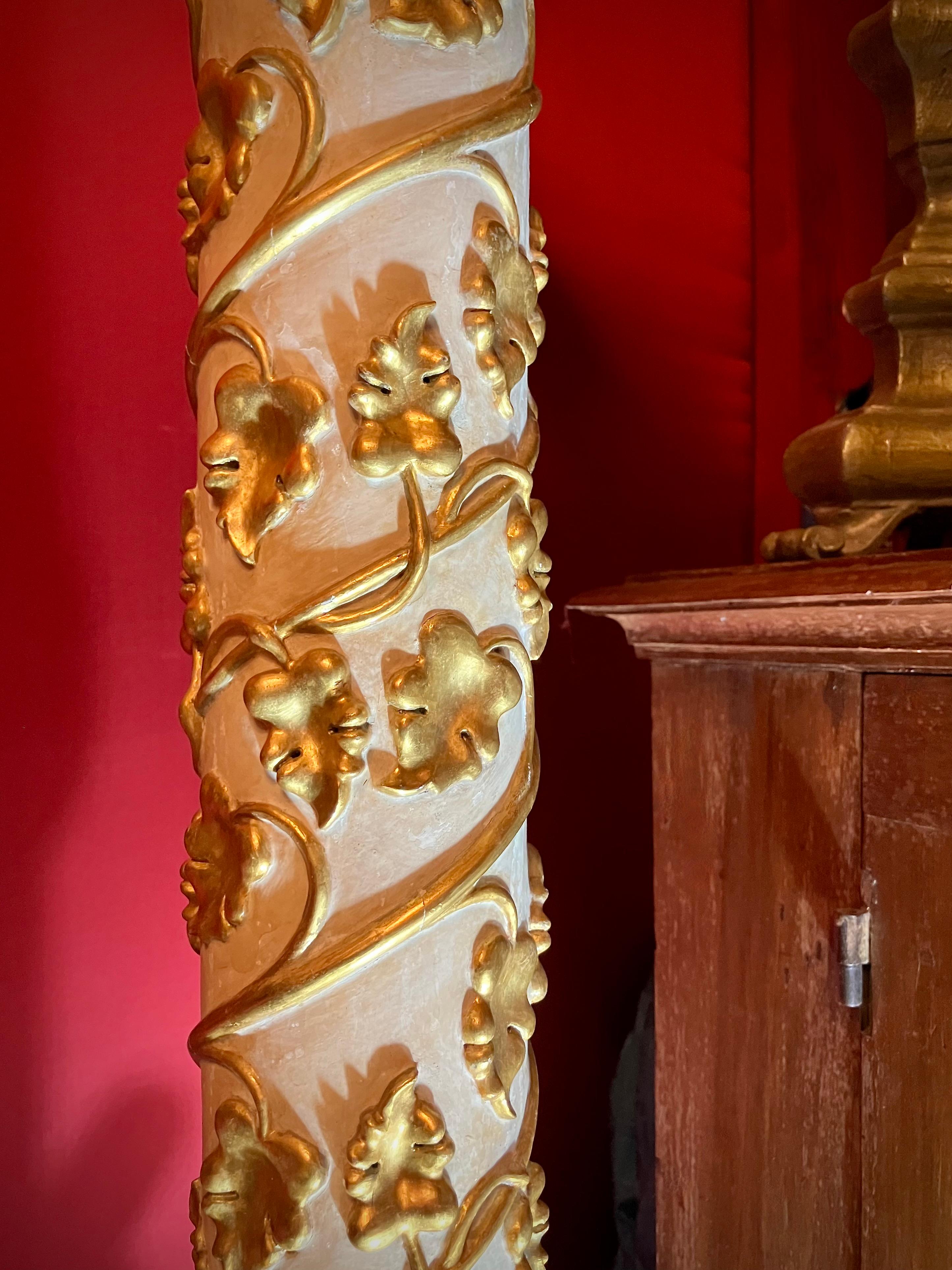 Italian 19th Century Pedestal Column White Lacquer and Gold Leaf, Vine Leaves For Sale 2