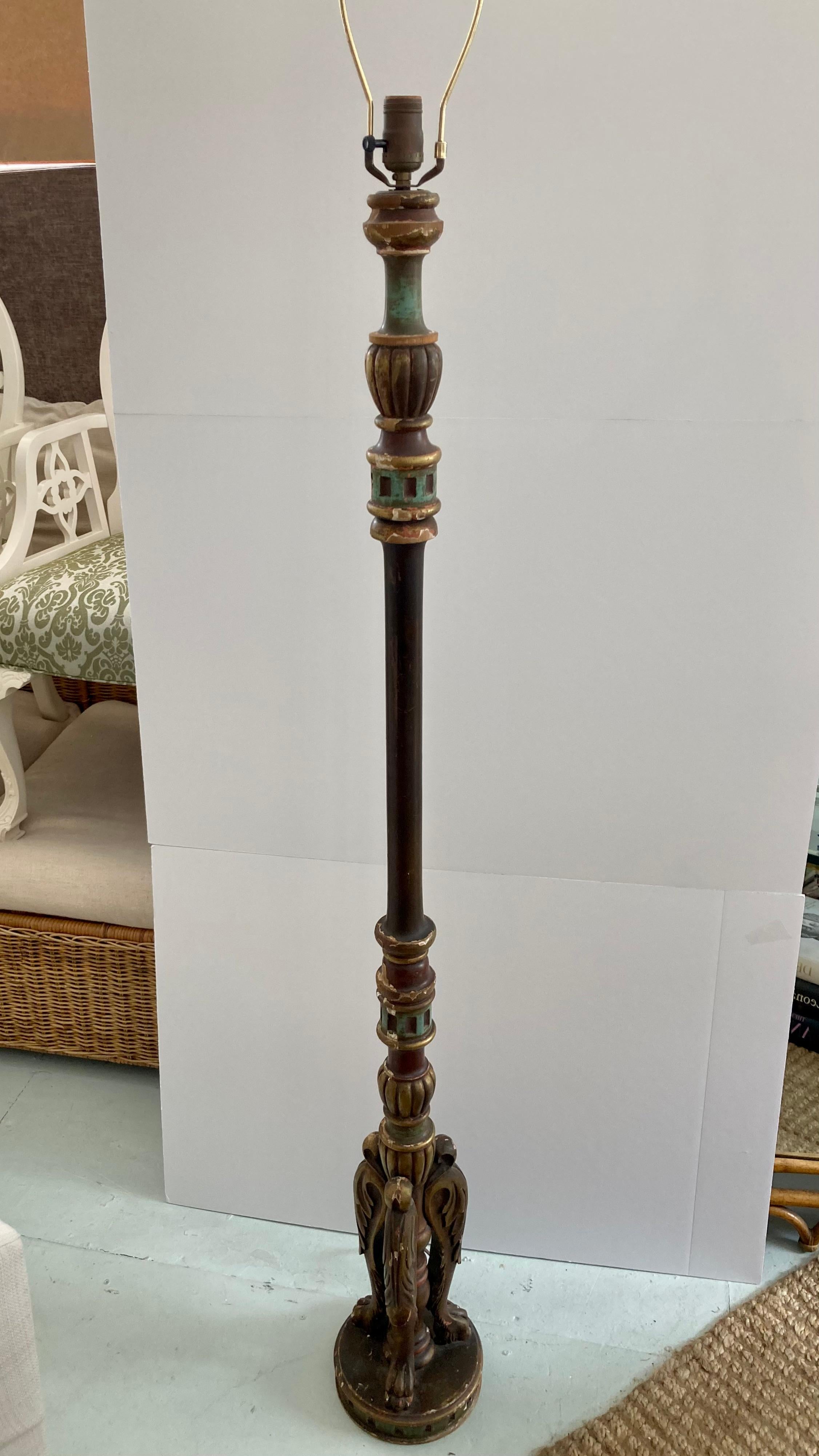 Polychromé Lampadaire italien du 19ème siècle en bois polychrome en vente