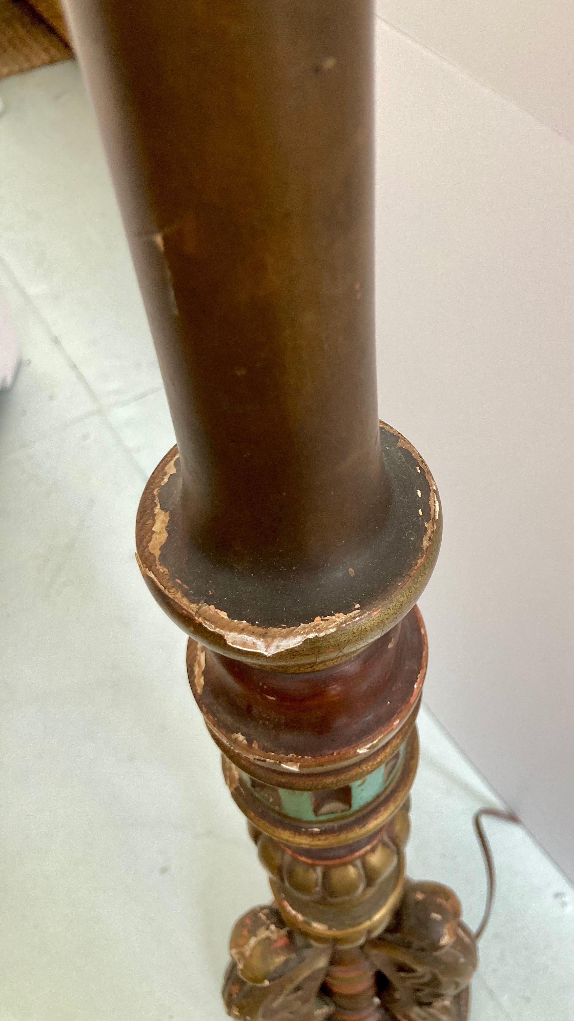 Bois Lampadaire italien du 19ème siècle en bois polychrome en vente