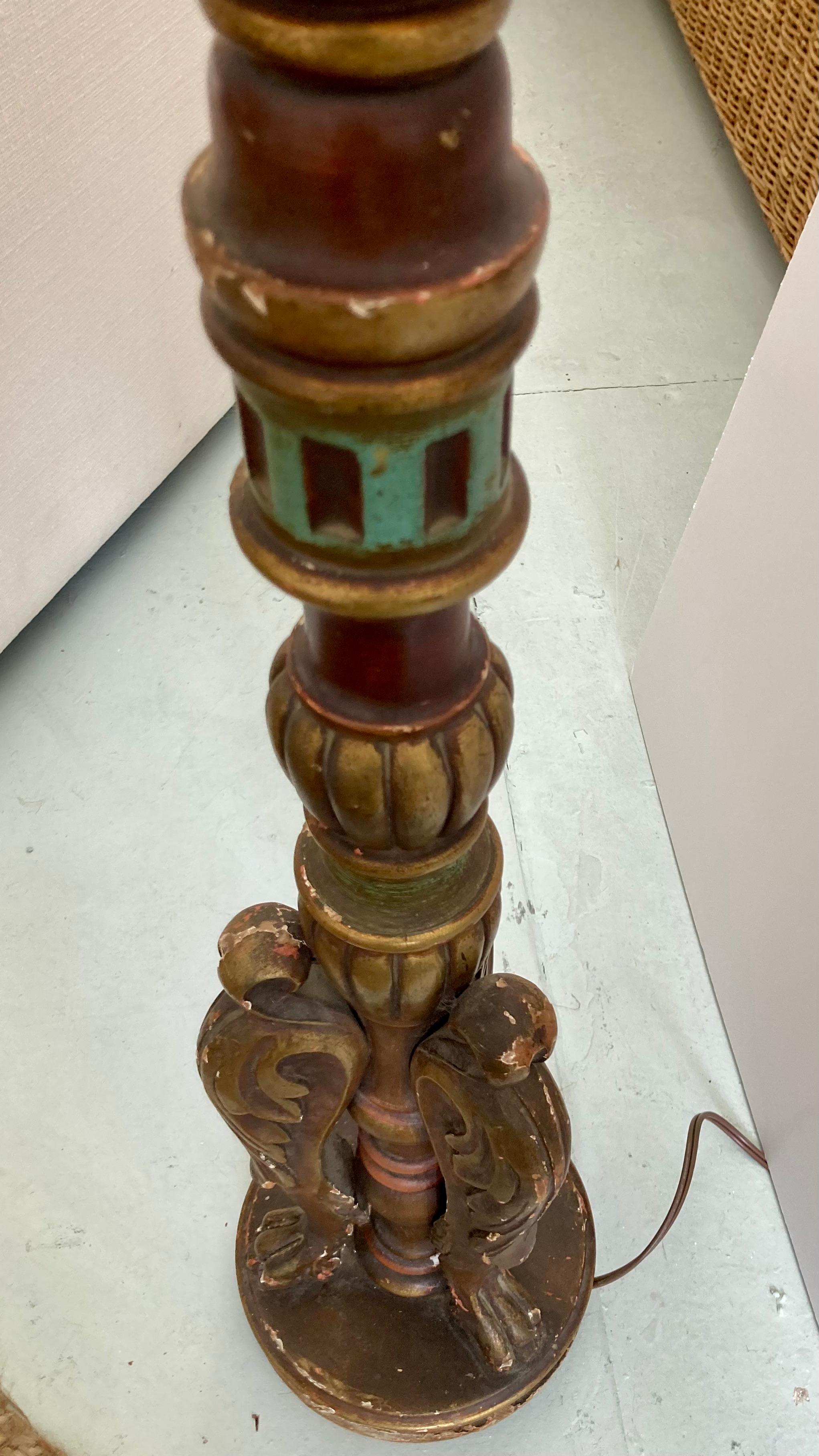Lampadaire italien du 19ème siècle en bois polychrome en vente 2