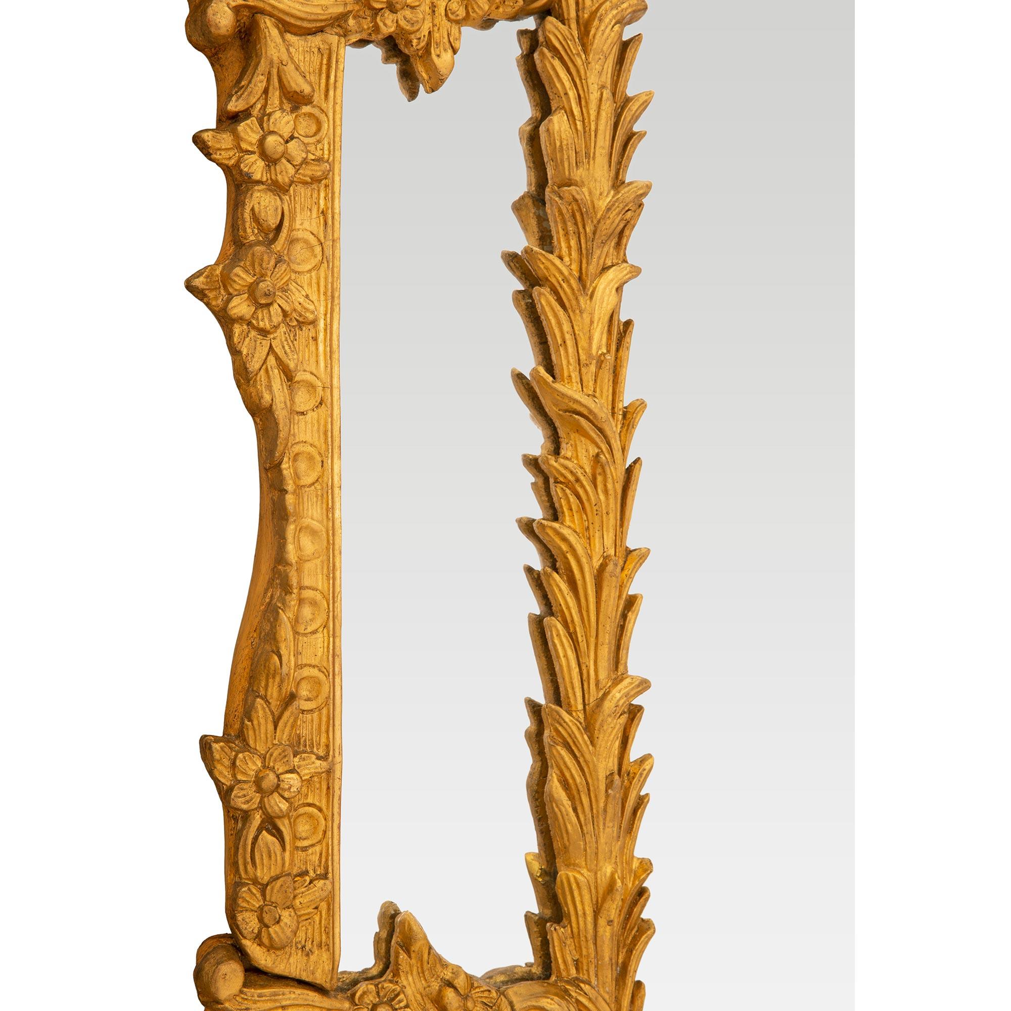 Italienischer italienischer Spiegel im Regence-Stil des 19. Jahrhunderts mit doppeltem Rahmen aus vergoldetem Holz im Angebot 3