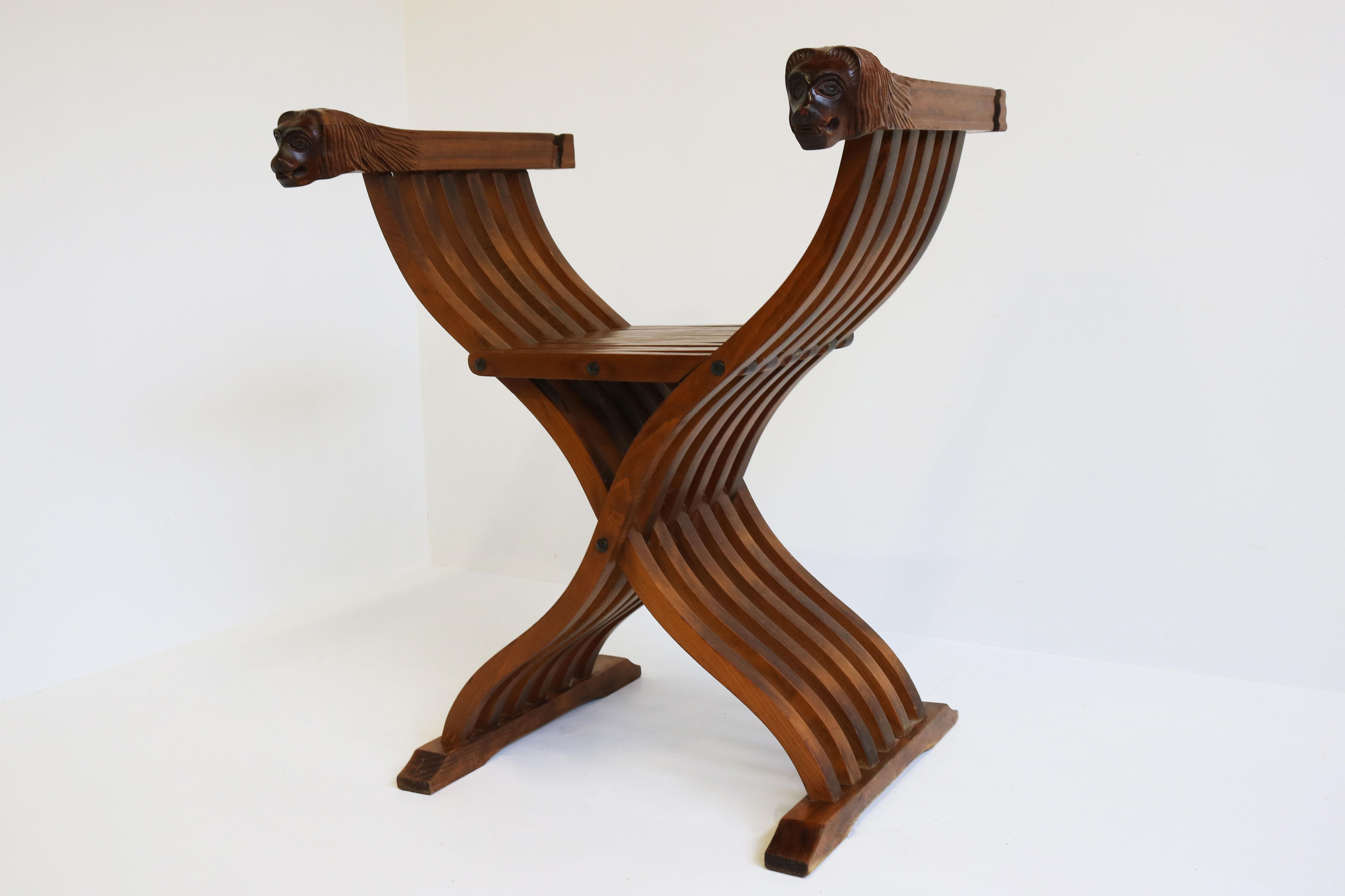 Italian 19th Century Renaissance Revival Savonarola Chair in Walnut Side Chair 7