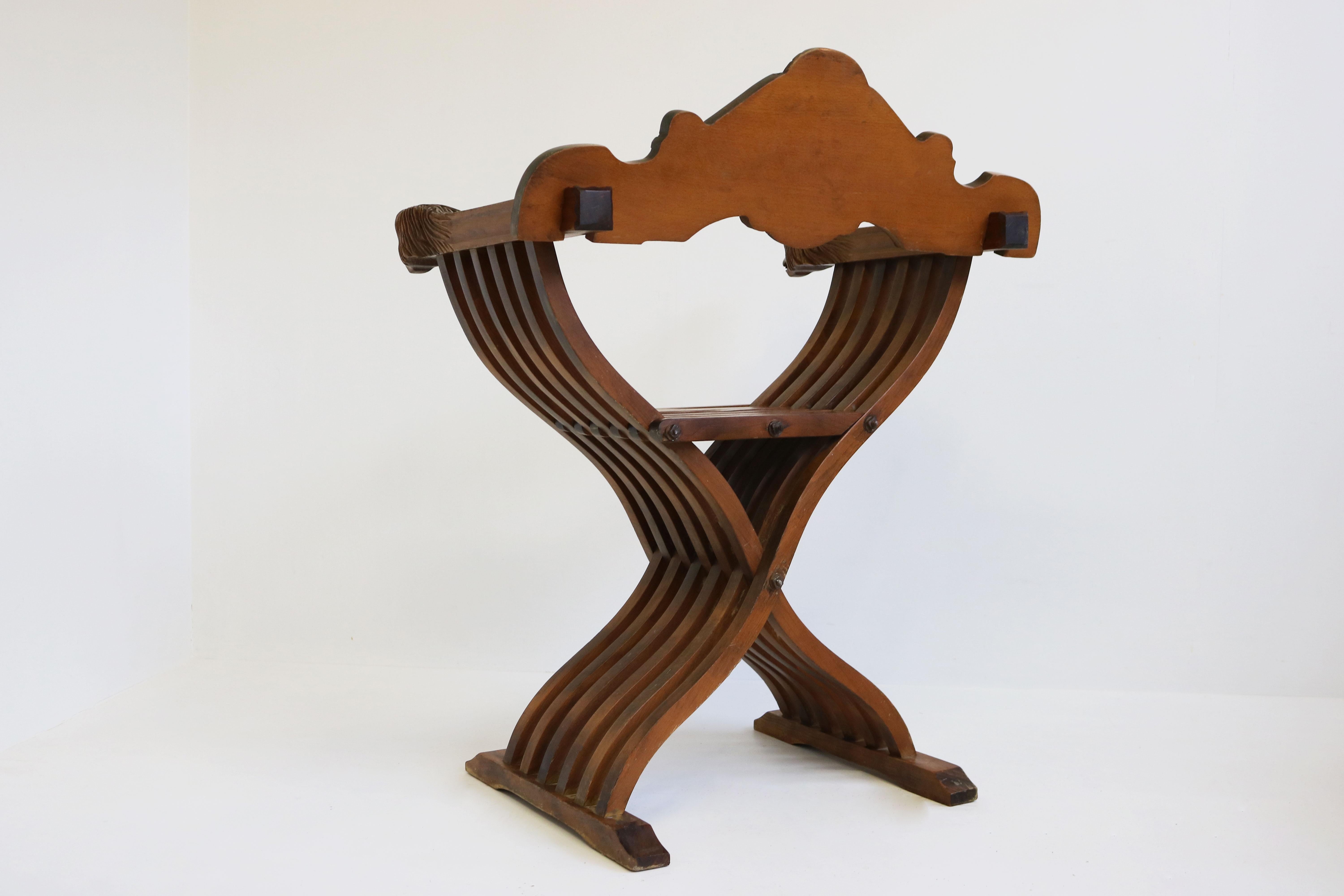 Italian 19th Century Renaissance Revival Savonarola Chair in Walnut Side Chair 3