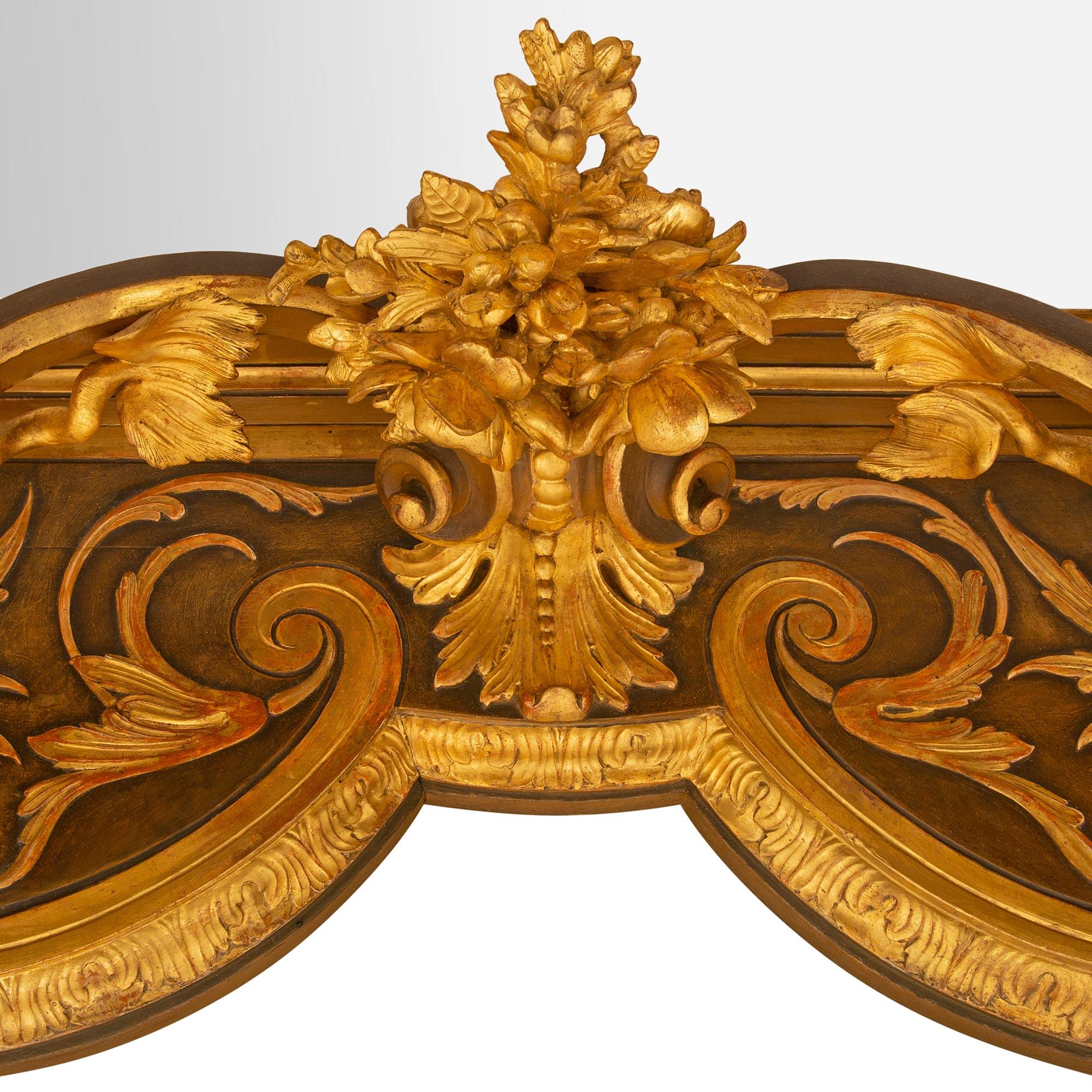 Console et miroir en bois doré et feuilles d'argent de la Renaissance italienne du XIXe siècle en vente 8