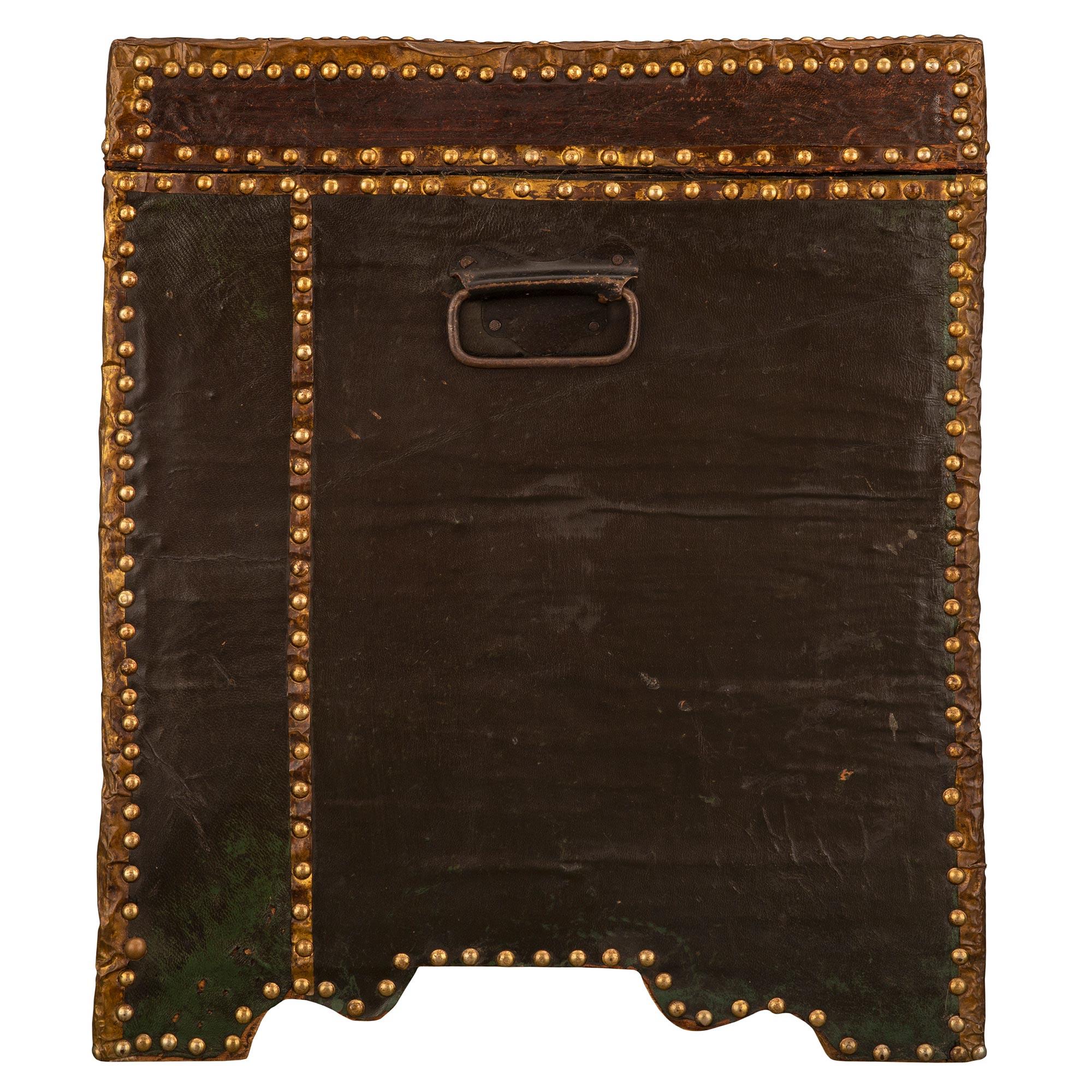 Italian 19th Century Renaissance St. Leather Trunk For Sale 5