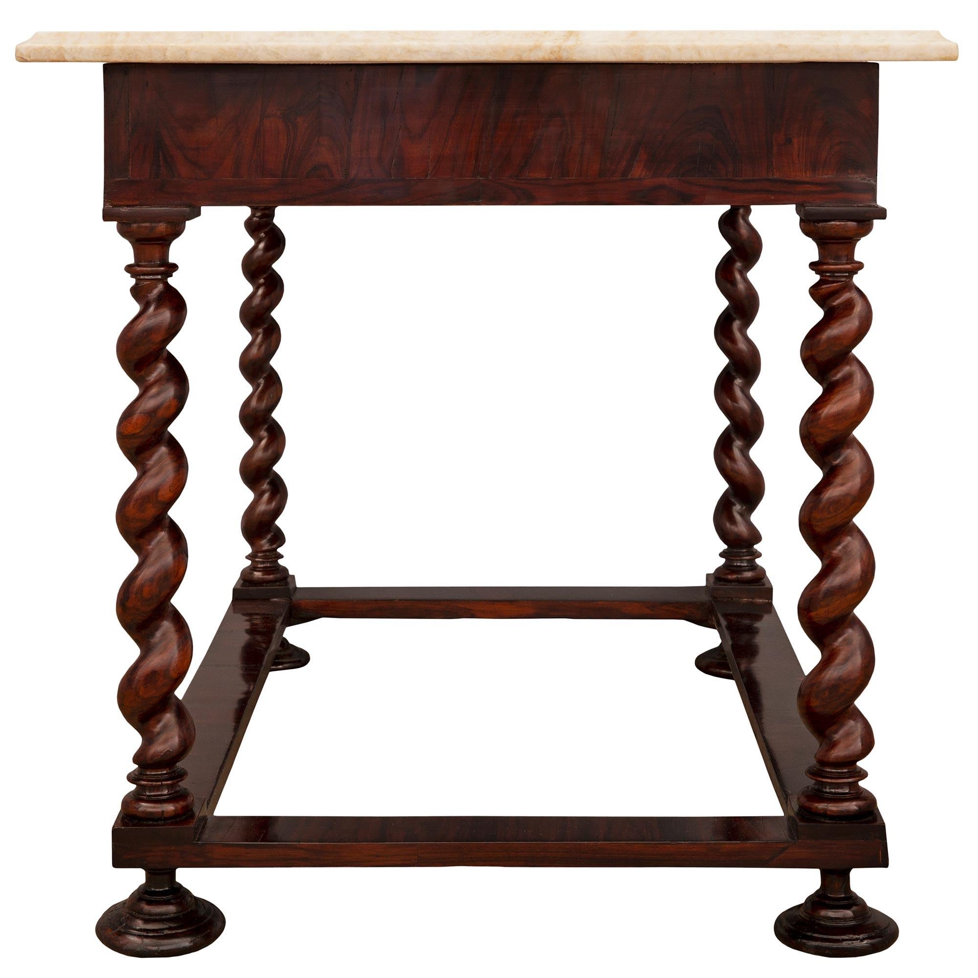 Marbre Table d'appoint italienne de style Renaissance du 19ème siècle en bois de rose et albâtre en vente