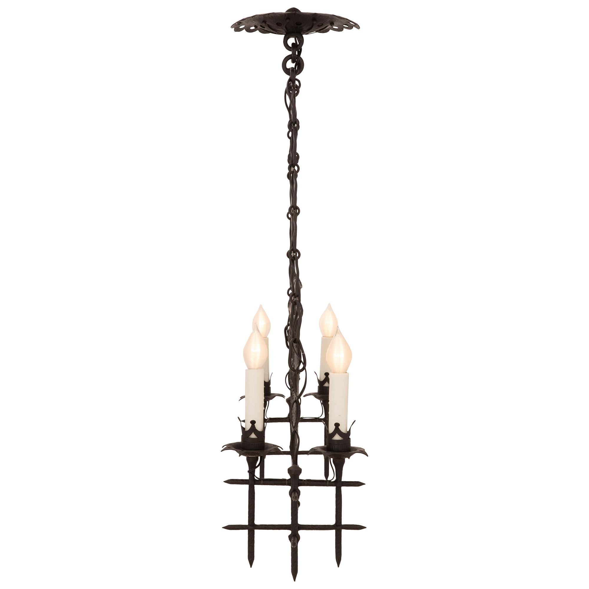 Italian 19th Century Renaissance St. Wrought Iron Chandelier In Good Condition For Sale In West Palm Beach, FL