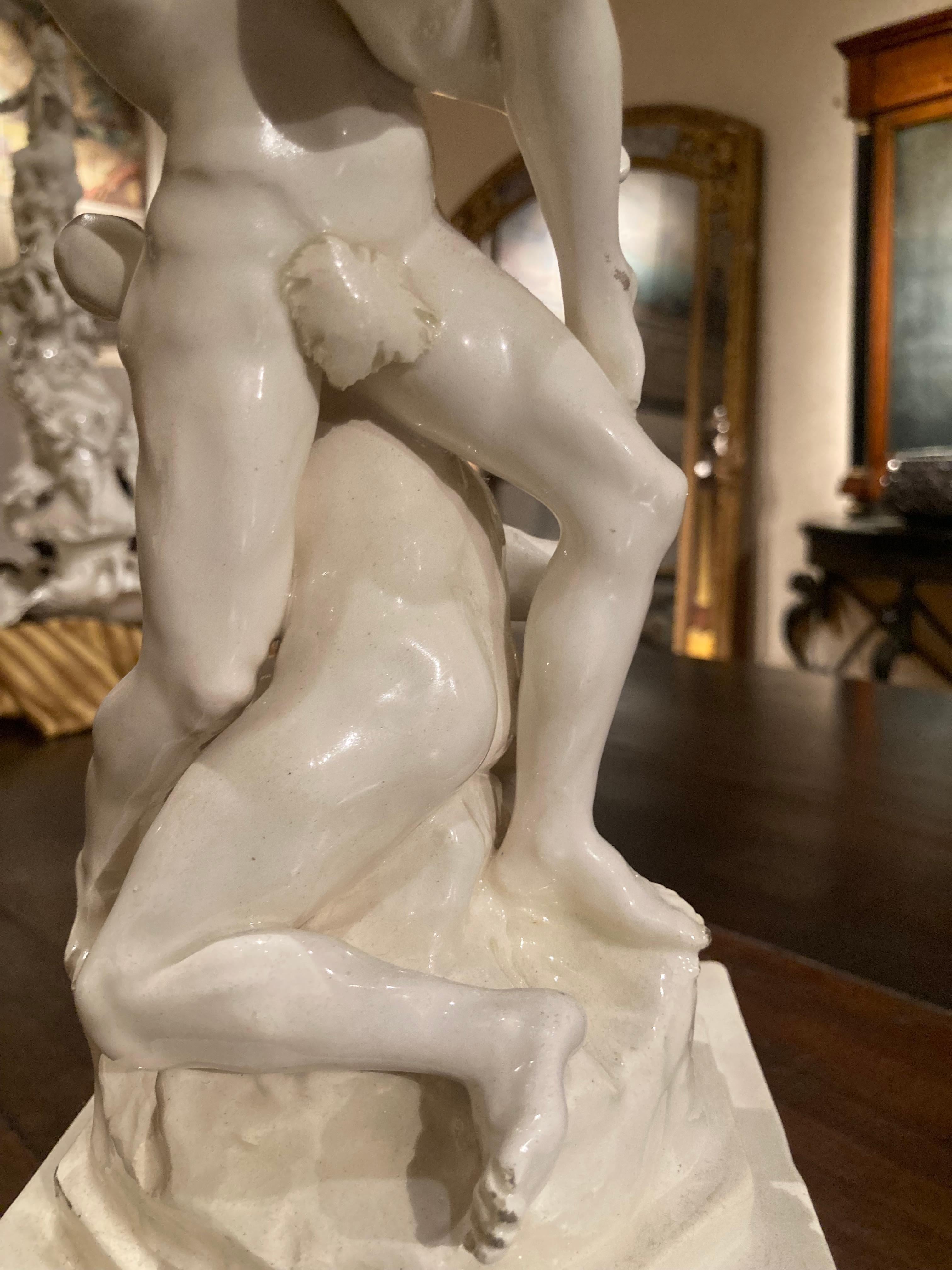 Sculpture de groupe figurative italienne en porcelaine émaillée blanche de la Renaissance du 19ème siècle en vente 5