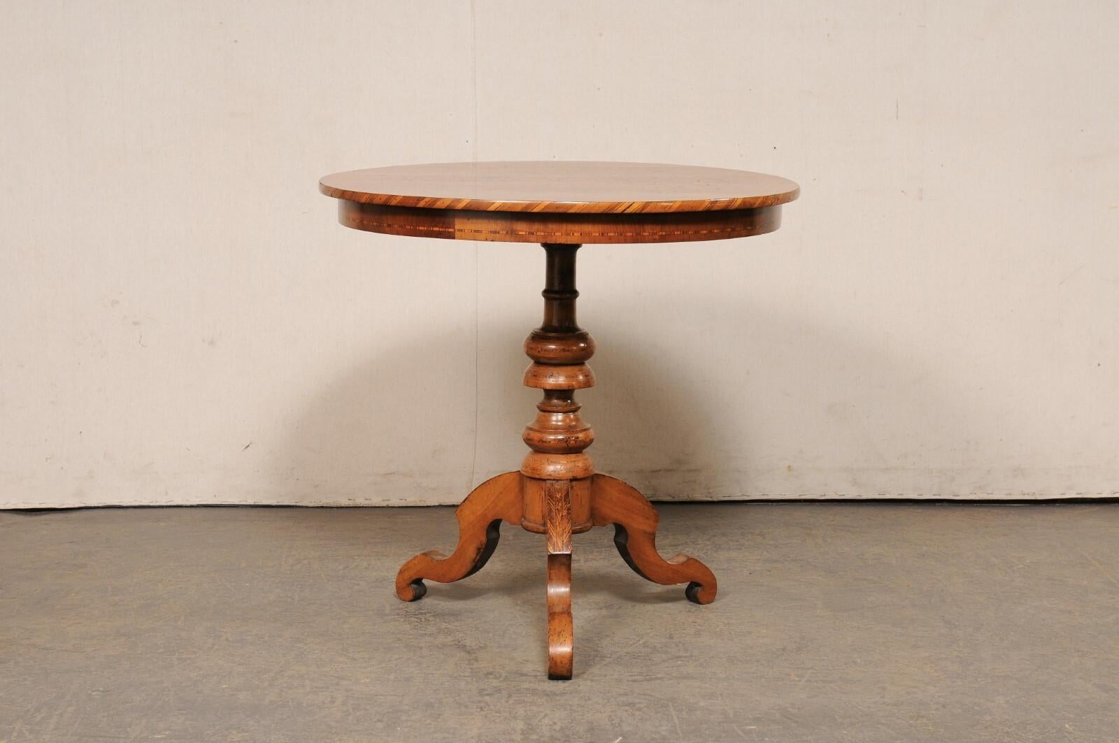 Italian 19th Century Round-Shaped Marquetry Top Pedestal Table 2
