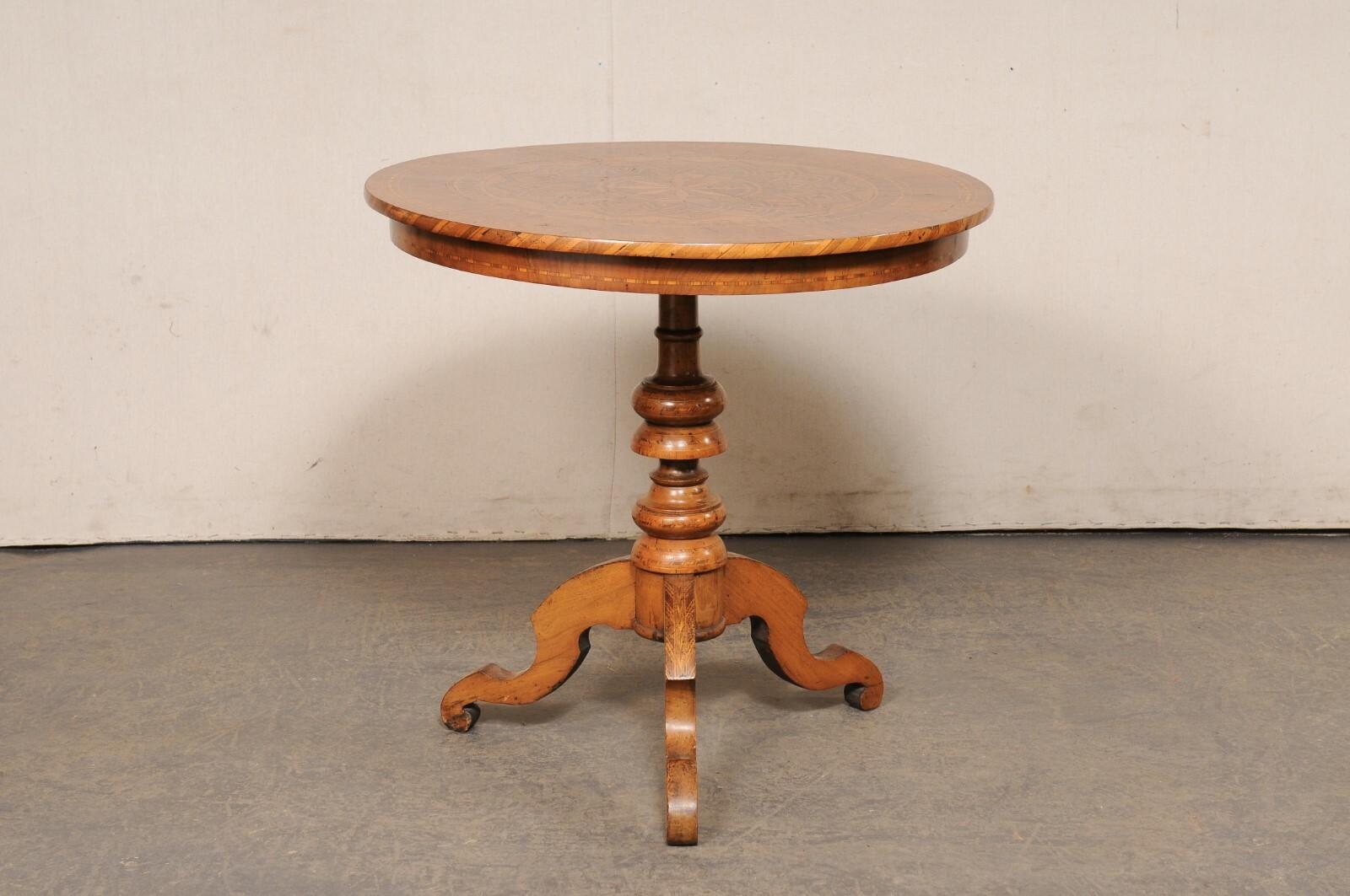 Italian 19th Century Round-Shaped Marquetry Top Pedestal Table 4