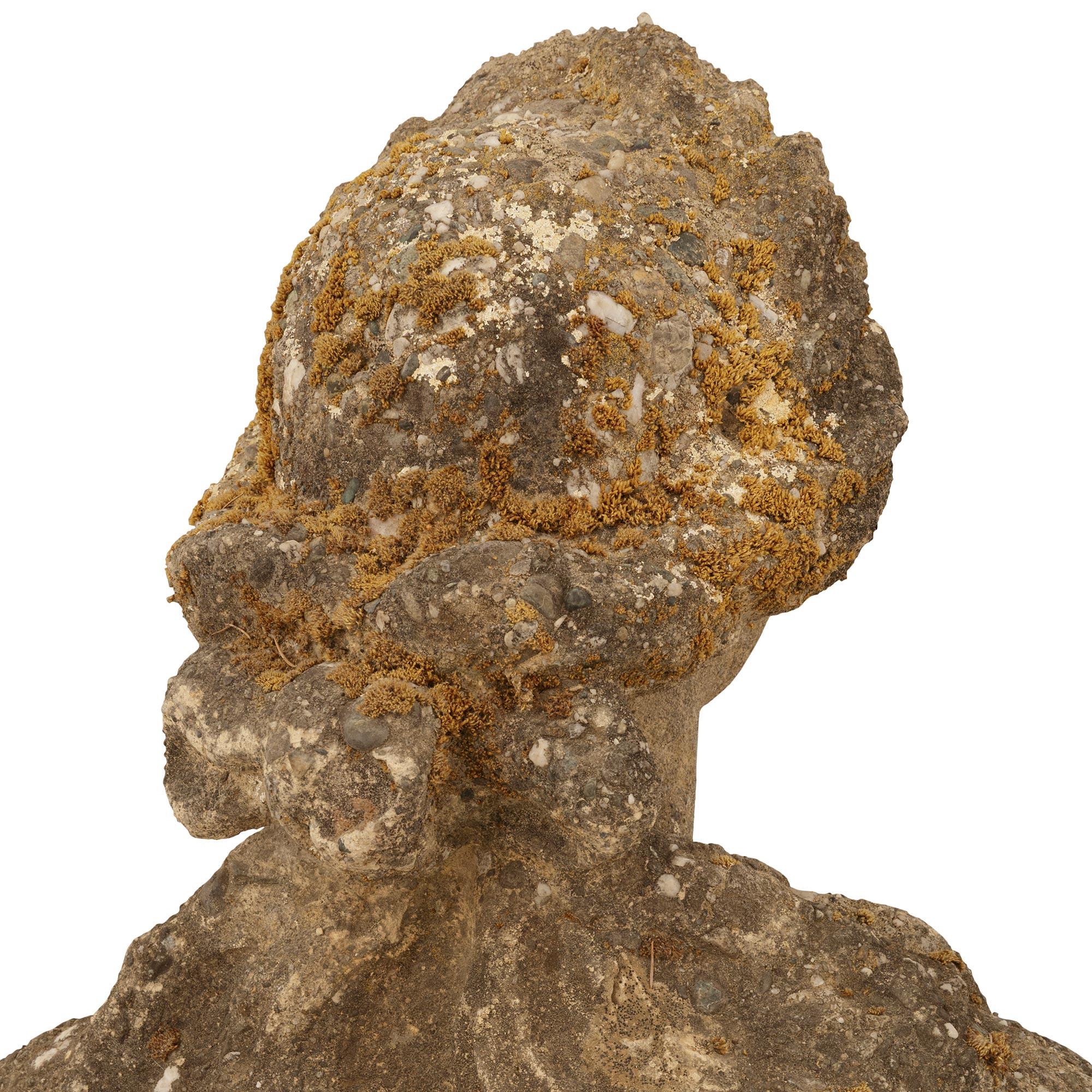 Pietra Statua in pietra del XIX secolo di una donna classica in vendita