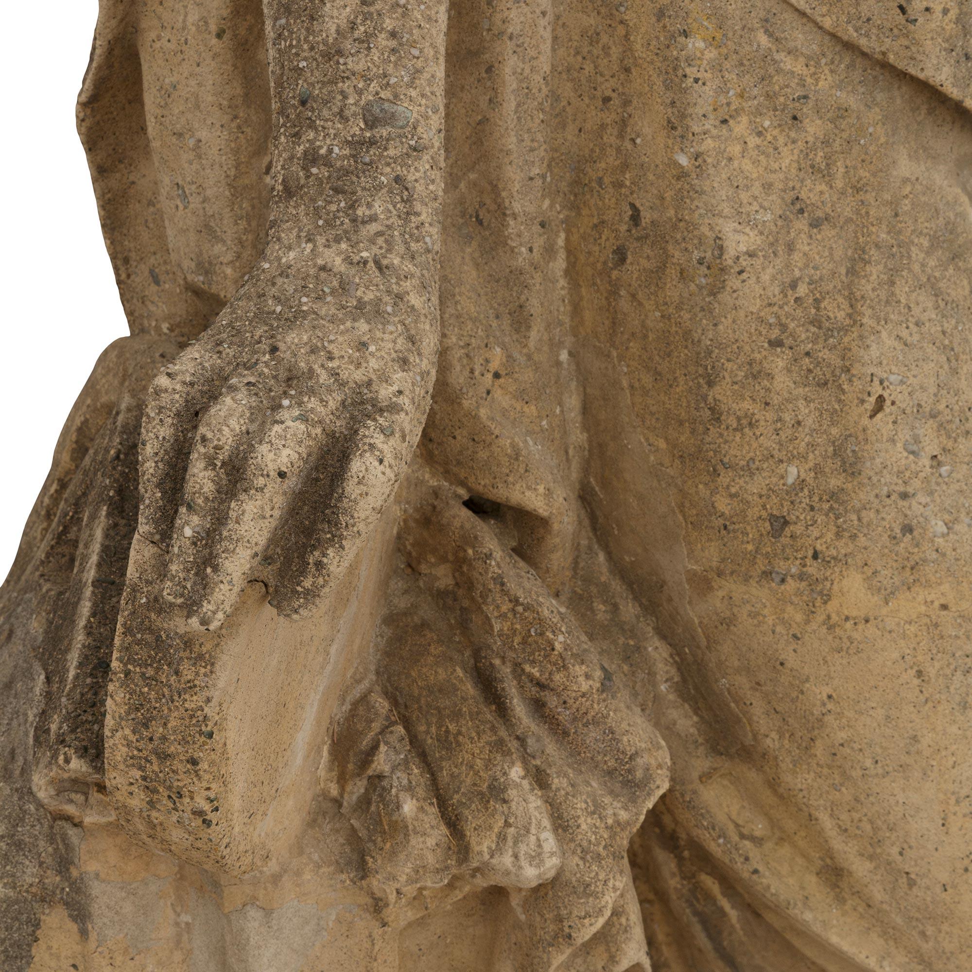 Statua in pietra del XIX secolo di una donna classica in vendita 1