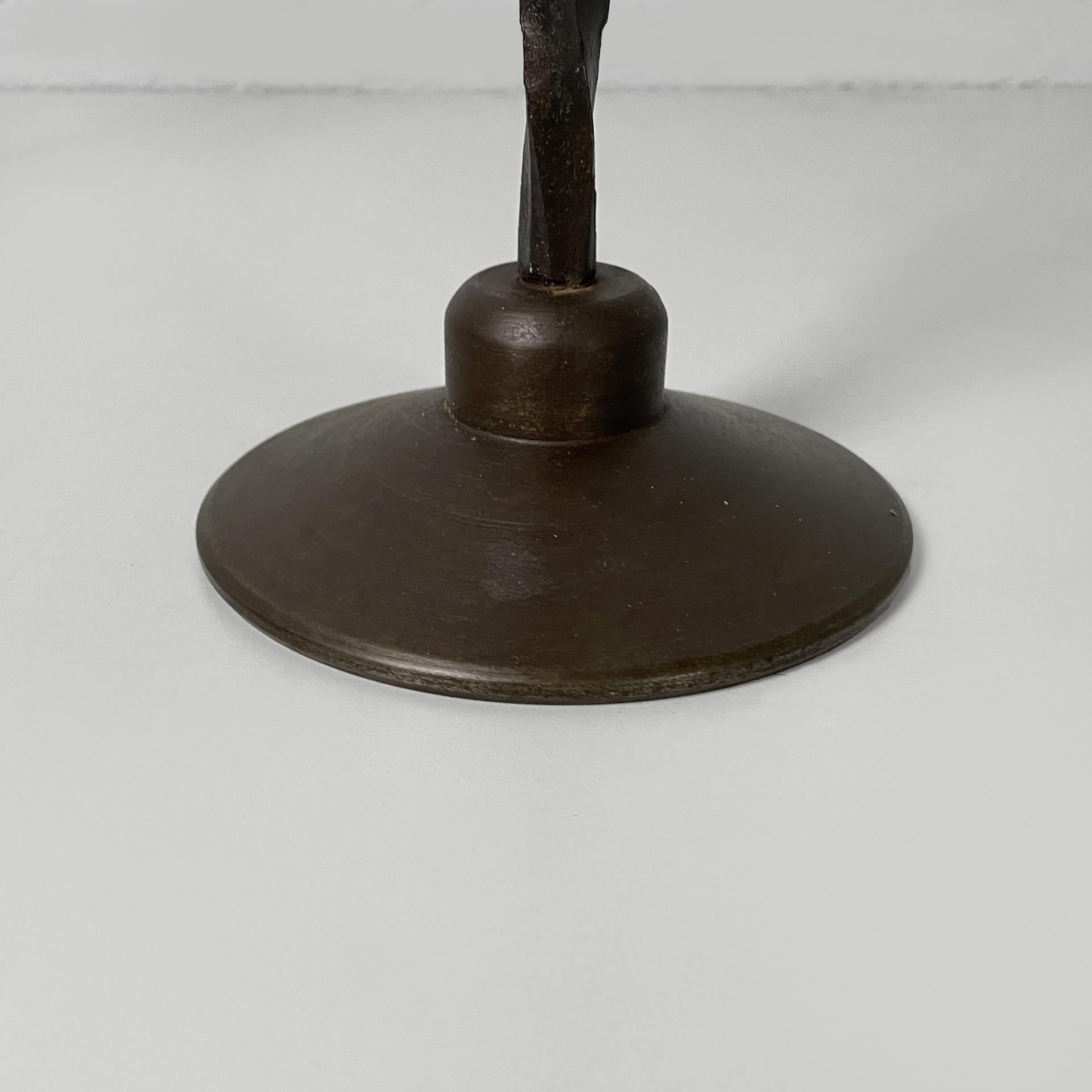 Tope de puerta italiano estilo siglo XIX en hierro forjado, años 30 en venta 4