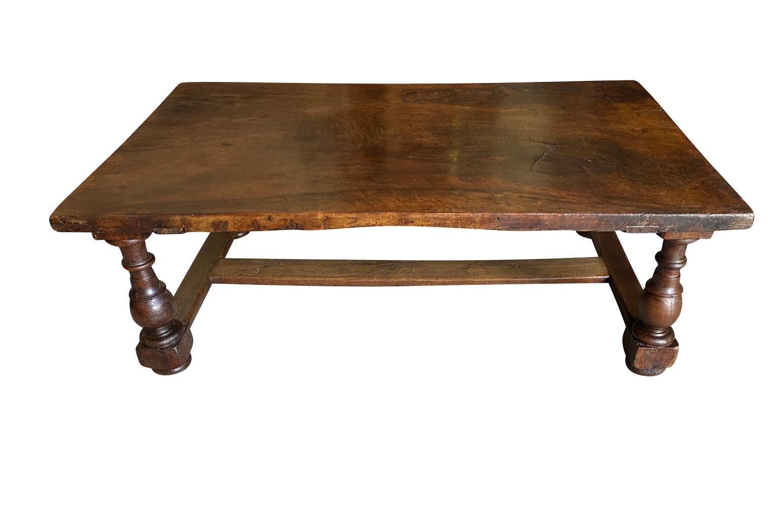 Italian 19th Century Table Basse - Coffee Table In Good Condition For Sale In Atlanta, GA