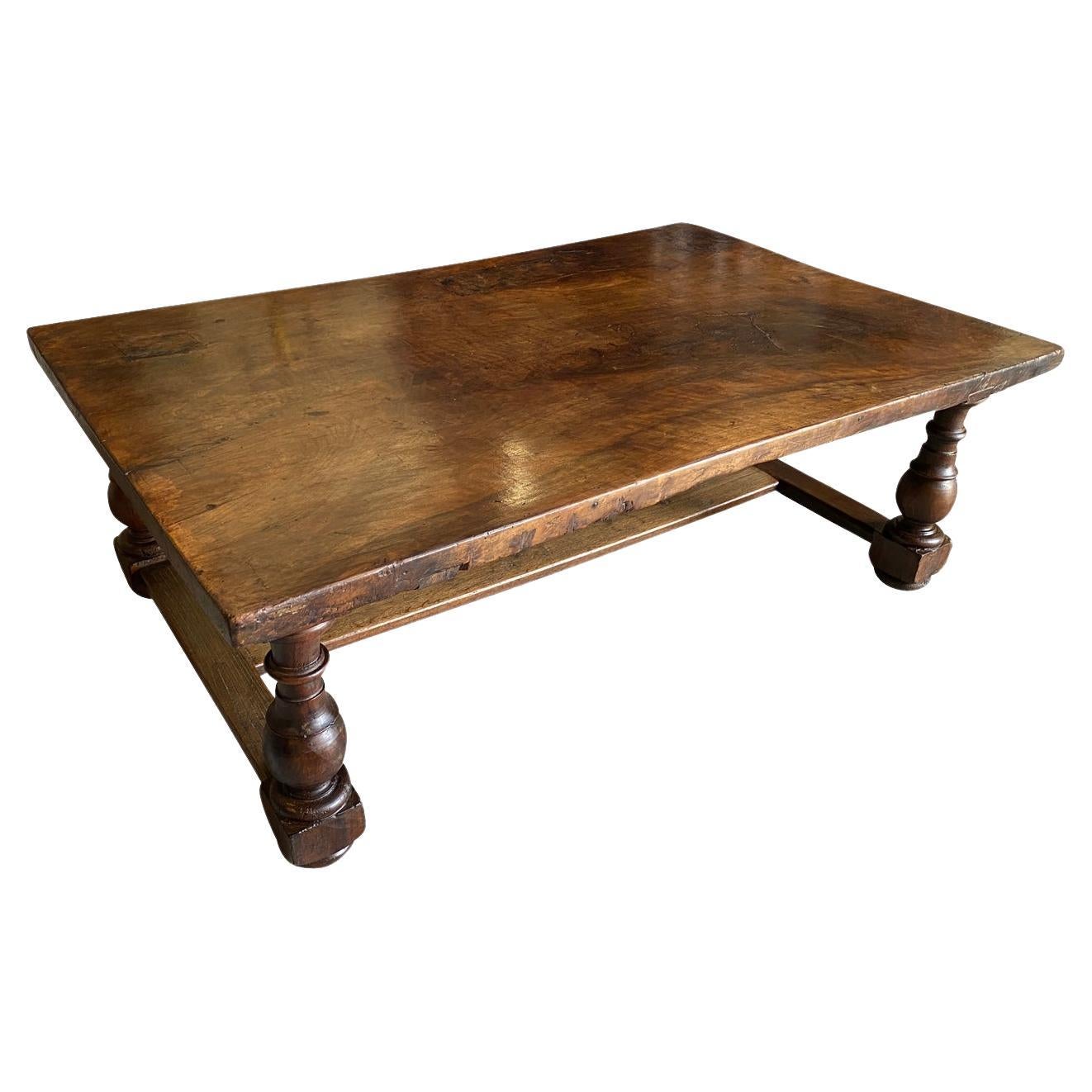 Italian 19th Century Table Basse - Coffee Table For Sale