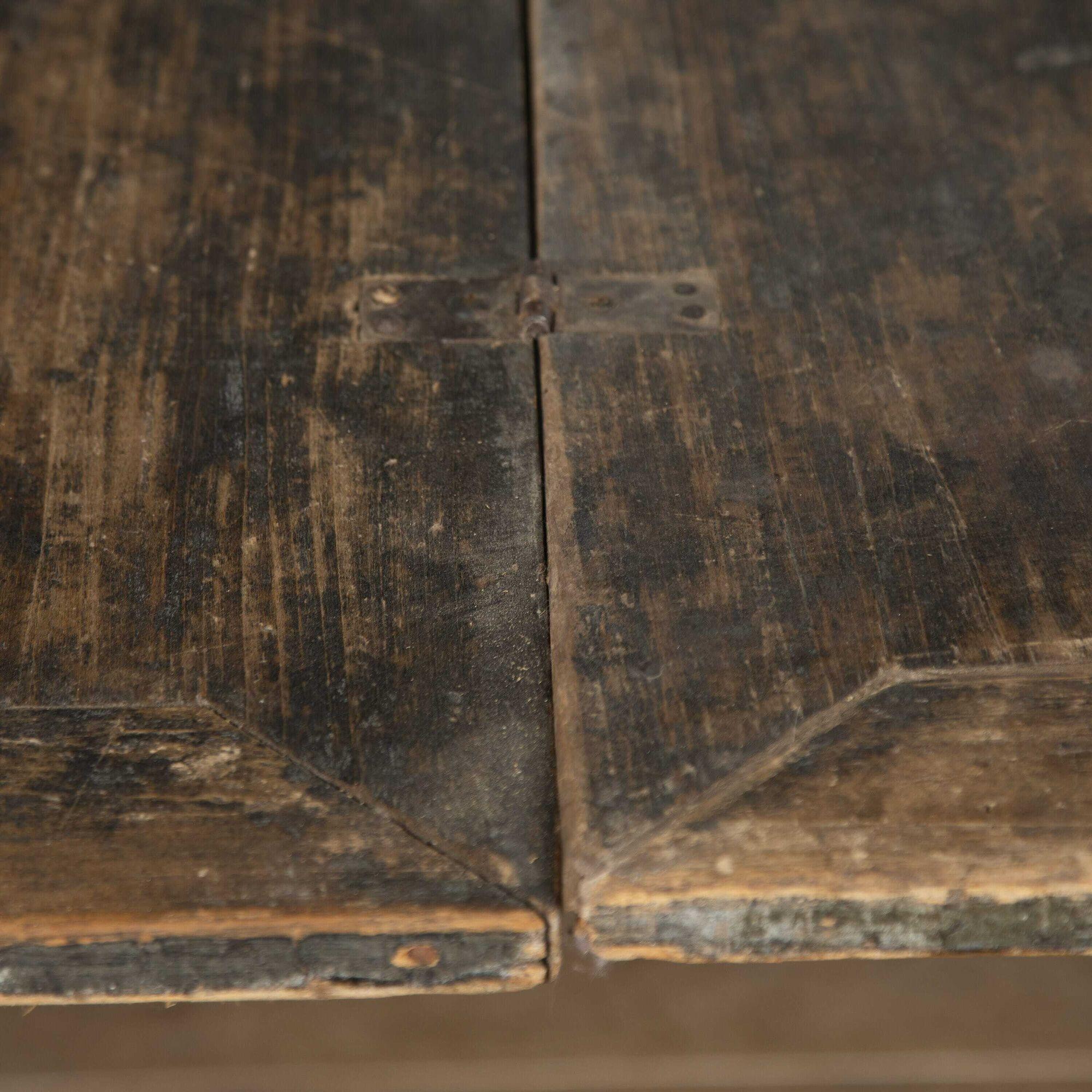 Table italienne du XIXe siècle en vente 3
