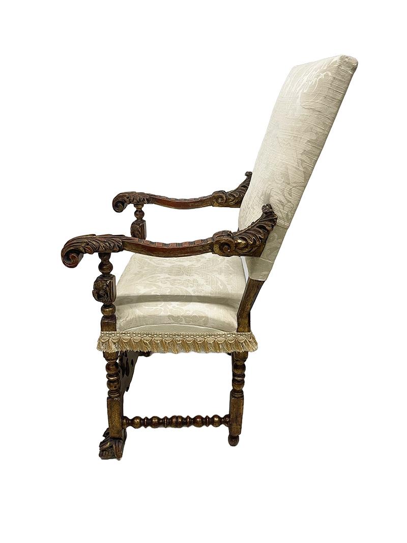Giltwood Italian 19th Century Throne armchair For Sale