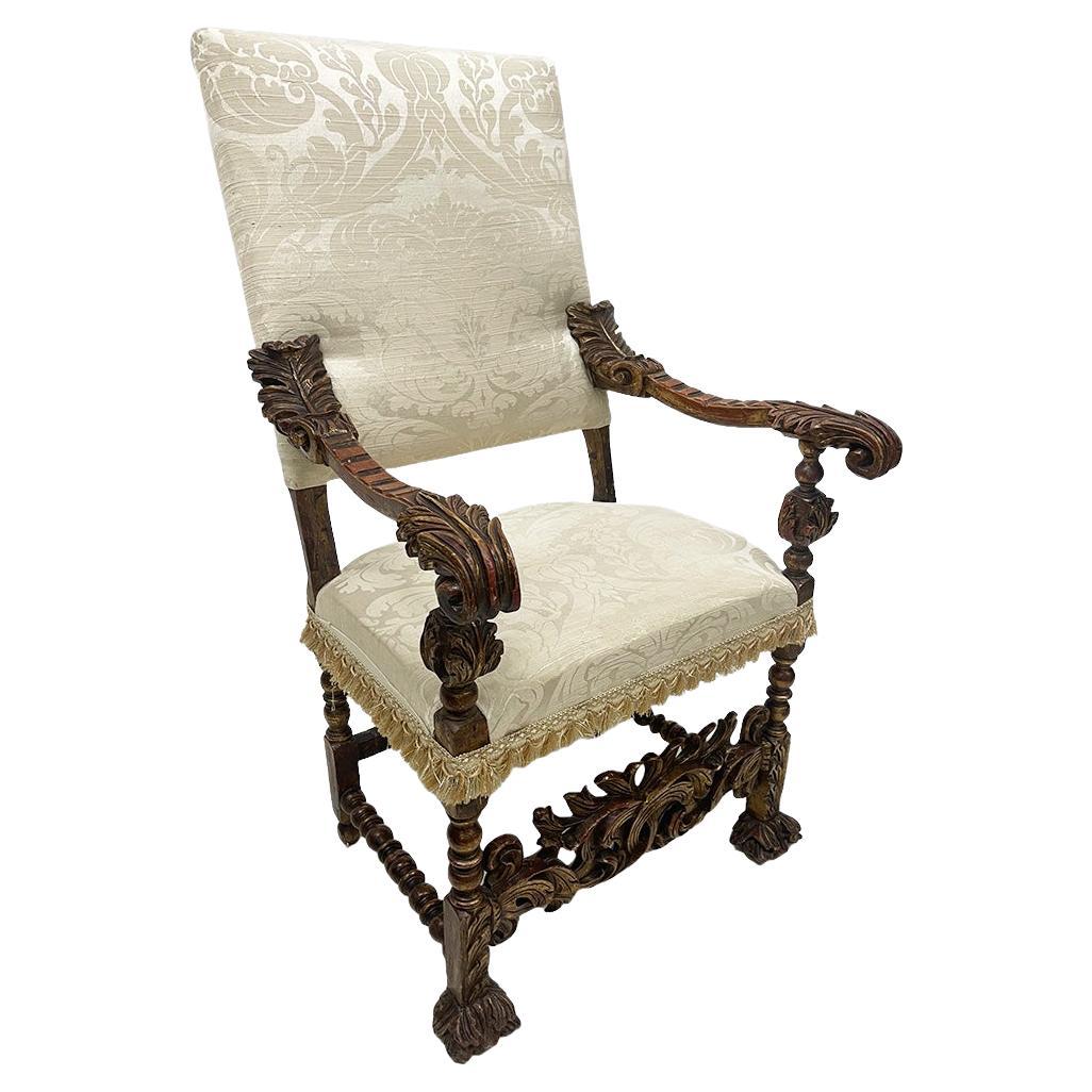 Italian 19th Century Throne armchair For Sale