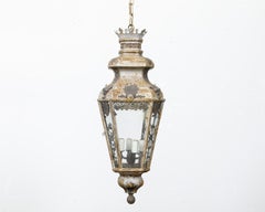 Lanterne italienne à quatre lumières en tôle du 19e siècle avec motifs de palmettes, câblée aux États-Unis