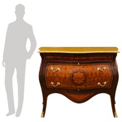 Commodo italiano del XIX secolo in legno di tulipano, Kingwood, marmo di Siena e Ormolu