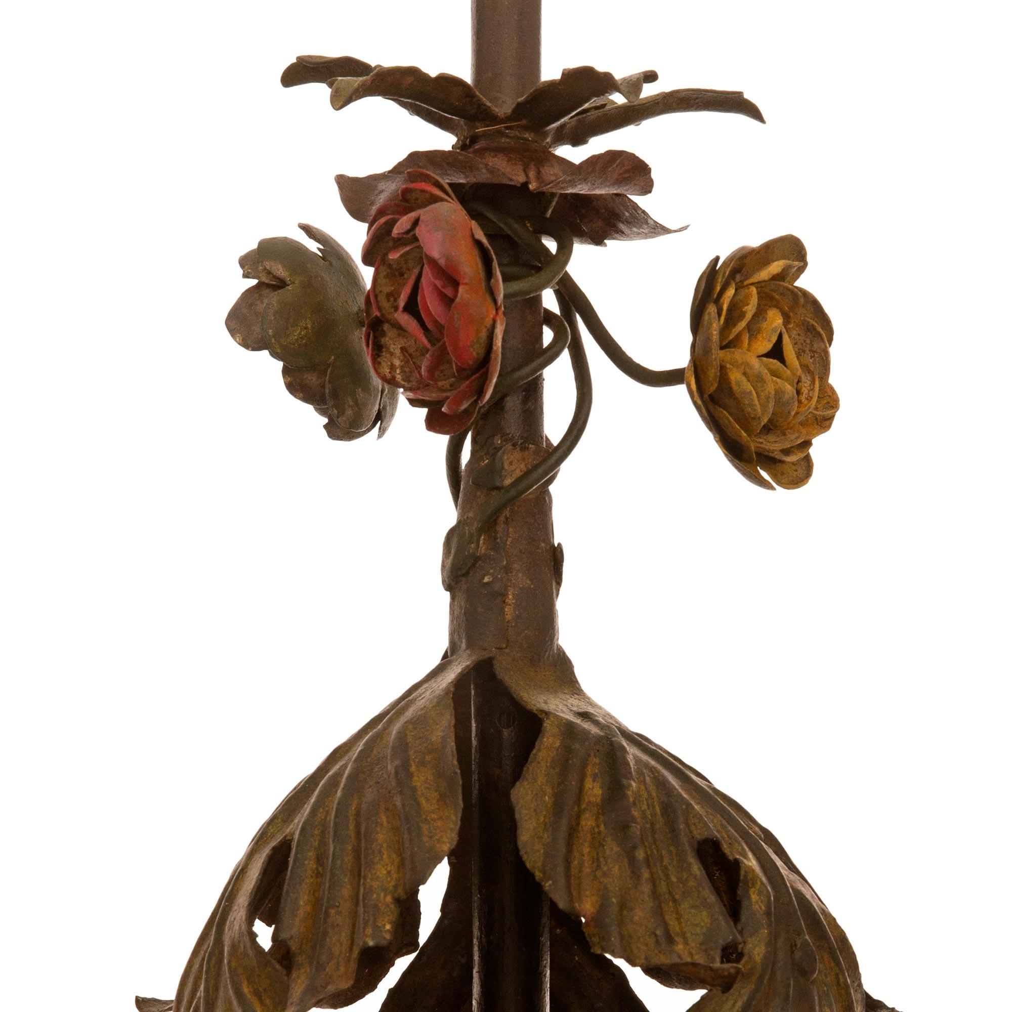 Italian 19th Century Tuscan St. Patinated And Gilt Iron Chandelier For Sale 1