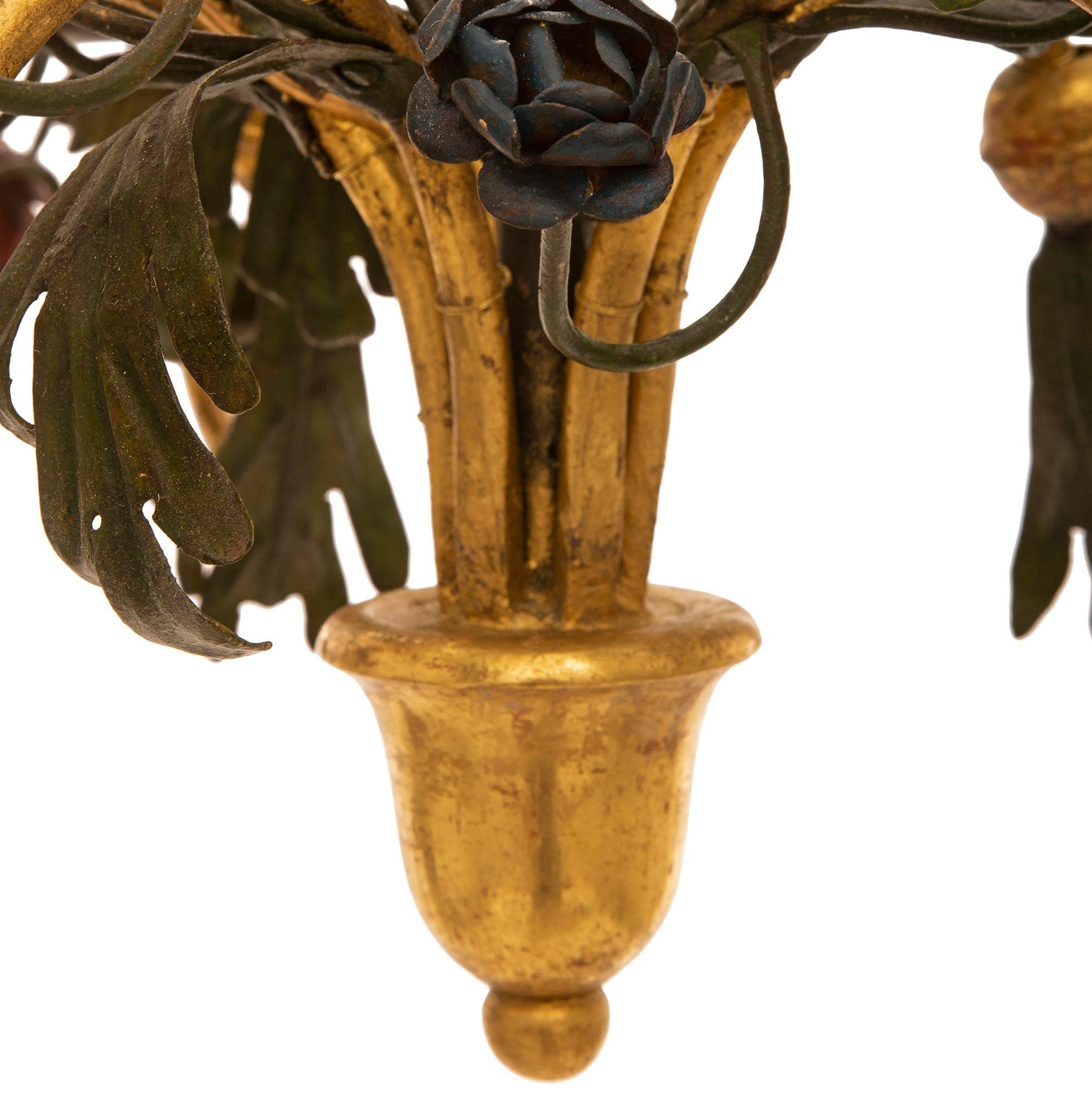 Lustre italien en fer patiné et doré de style toscan du 19e siècle en vente 2
