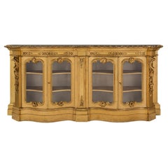 Cabinet Vitrine in legno dorato veneziano dell'Ottocento italiano