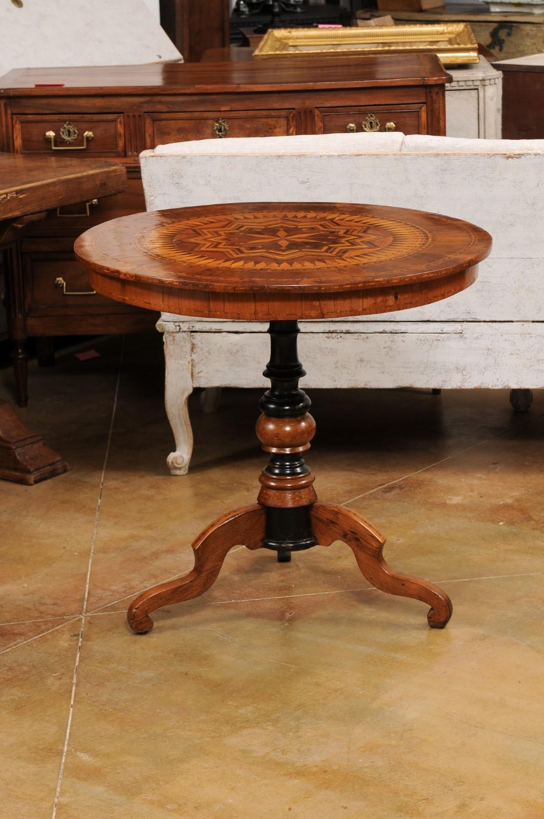 Italian 19th Century Walnut and Birch Marquetry Center Table with Tripod Base For Sale 2