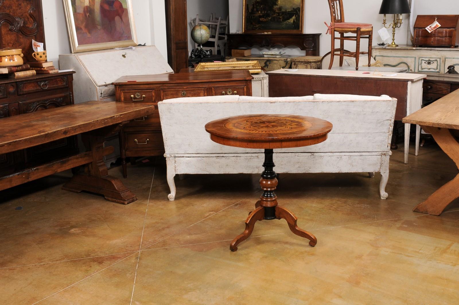 Italian 19th Century Walnut and Birch Marquetry Center Table with Tripod Base For Sale 5