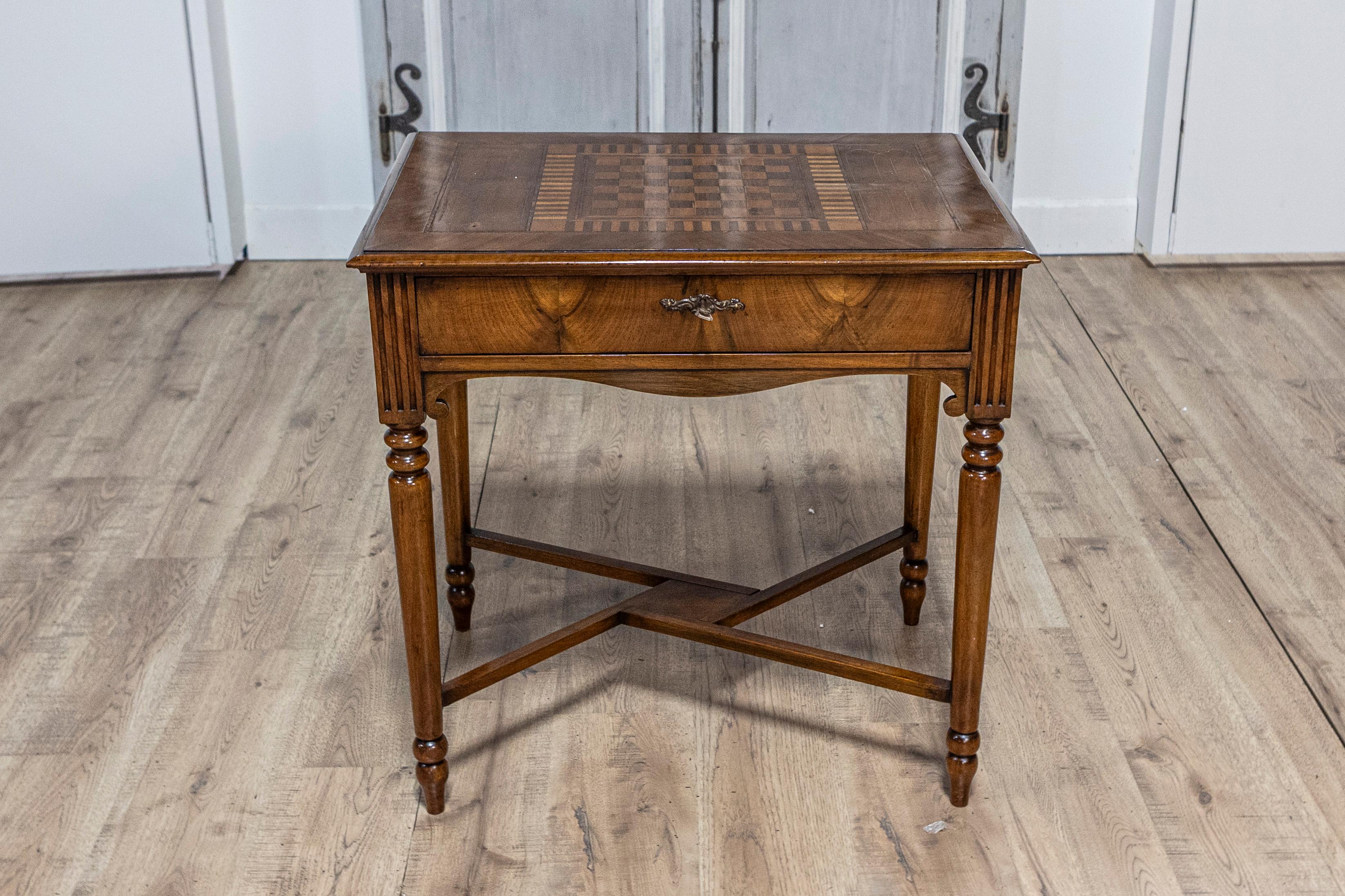 Italian 19th Century Walnut and Mahogany Game Table with Checkerboard Top For Sale 9