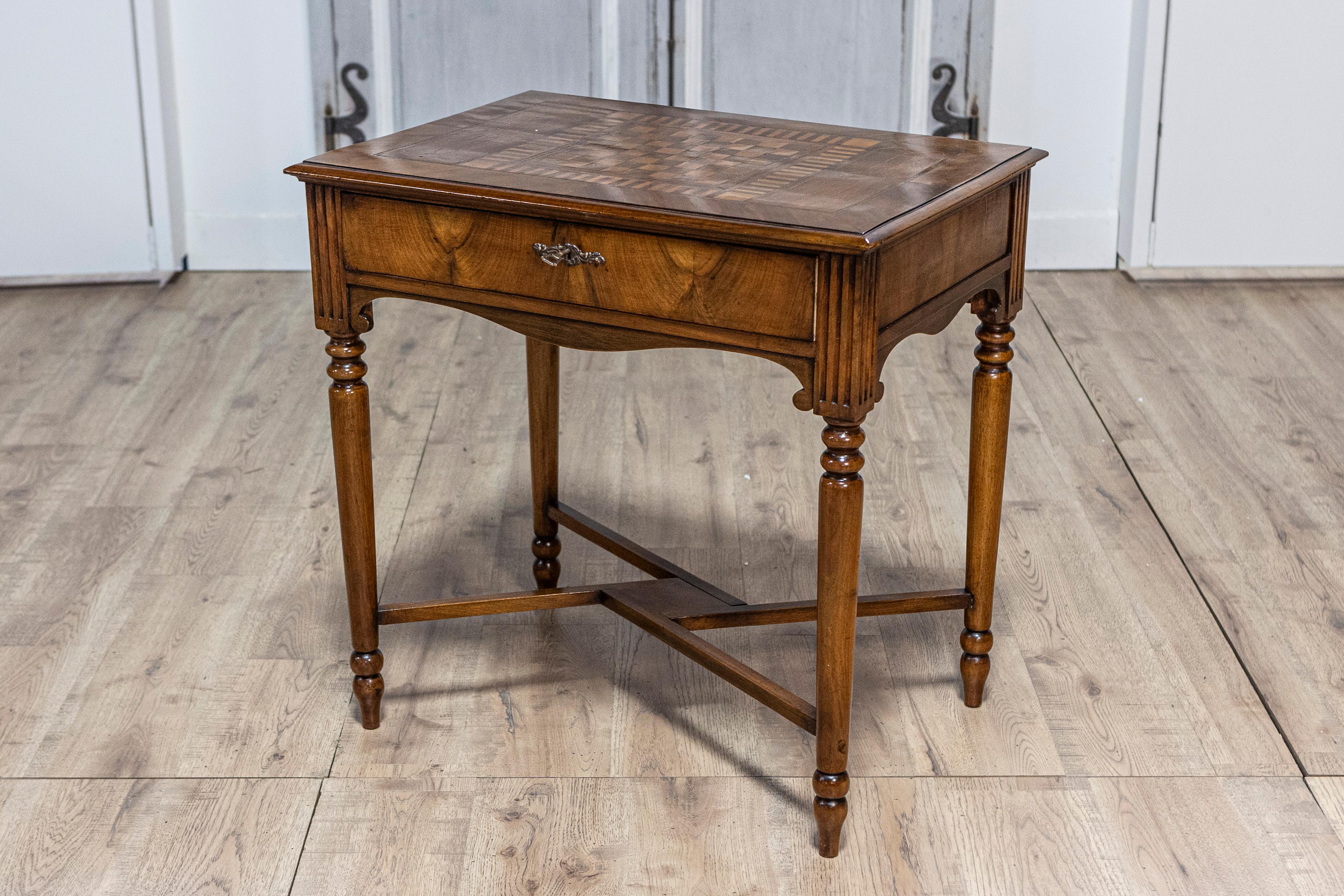 Italian 19th Century Walnut and Mahogany Game Table with Checkerboard Top For Sale 11