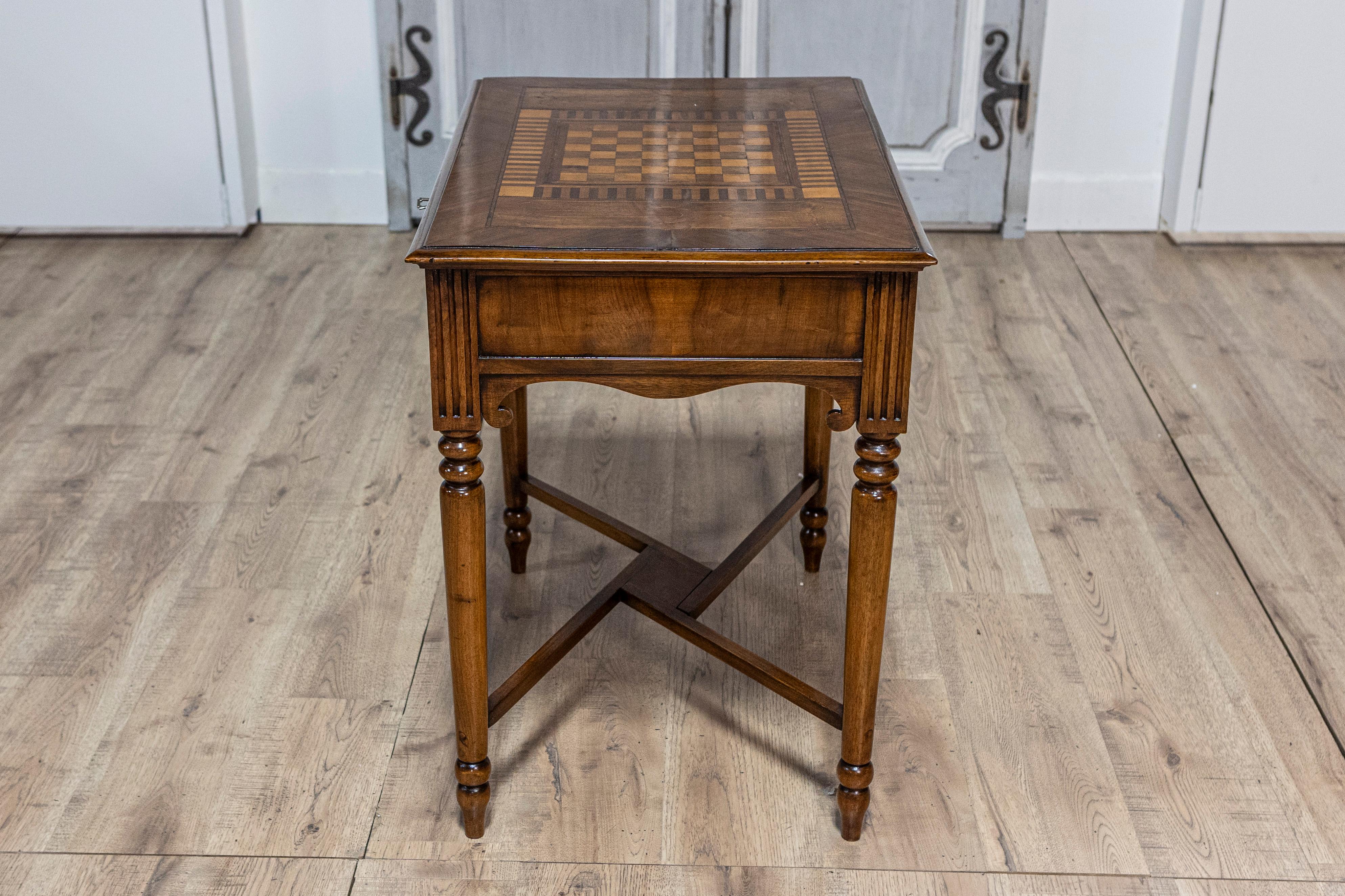 Italian 19th Century Walnut and Mahogany Game Table with Checkerboard Top For Sale 12
